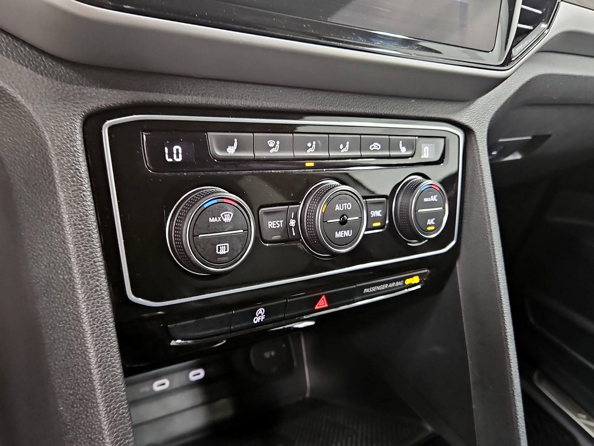 Thumbnail: 2023 Volkswagen Atlas - 16