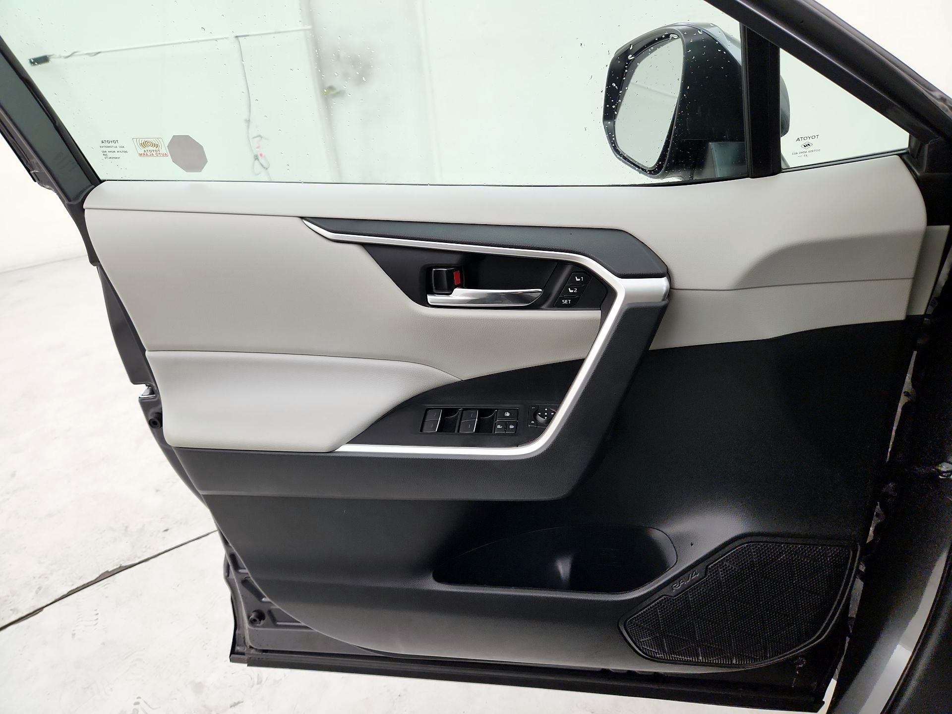 Thumbnail: 2024 Toyota RAV4 - 12