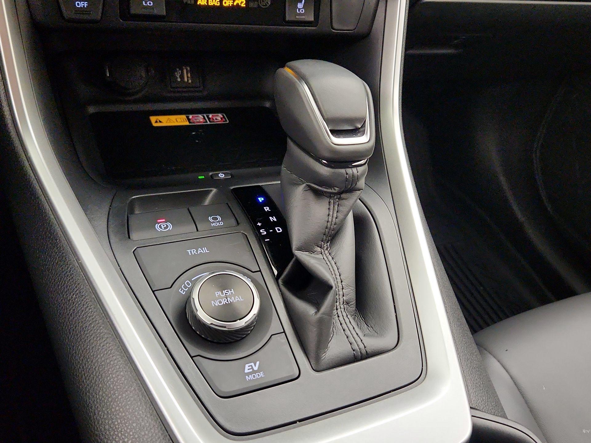 Thumbnail: 2024 Toyota RAV4 - 17