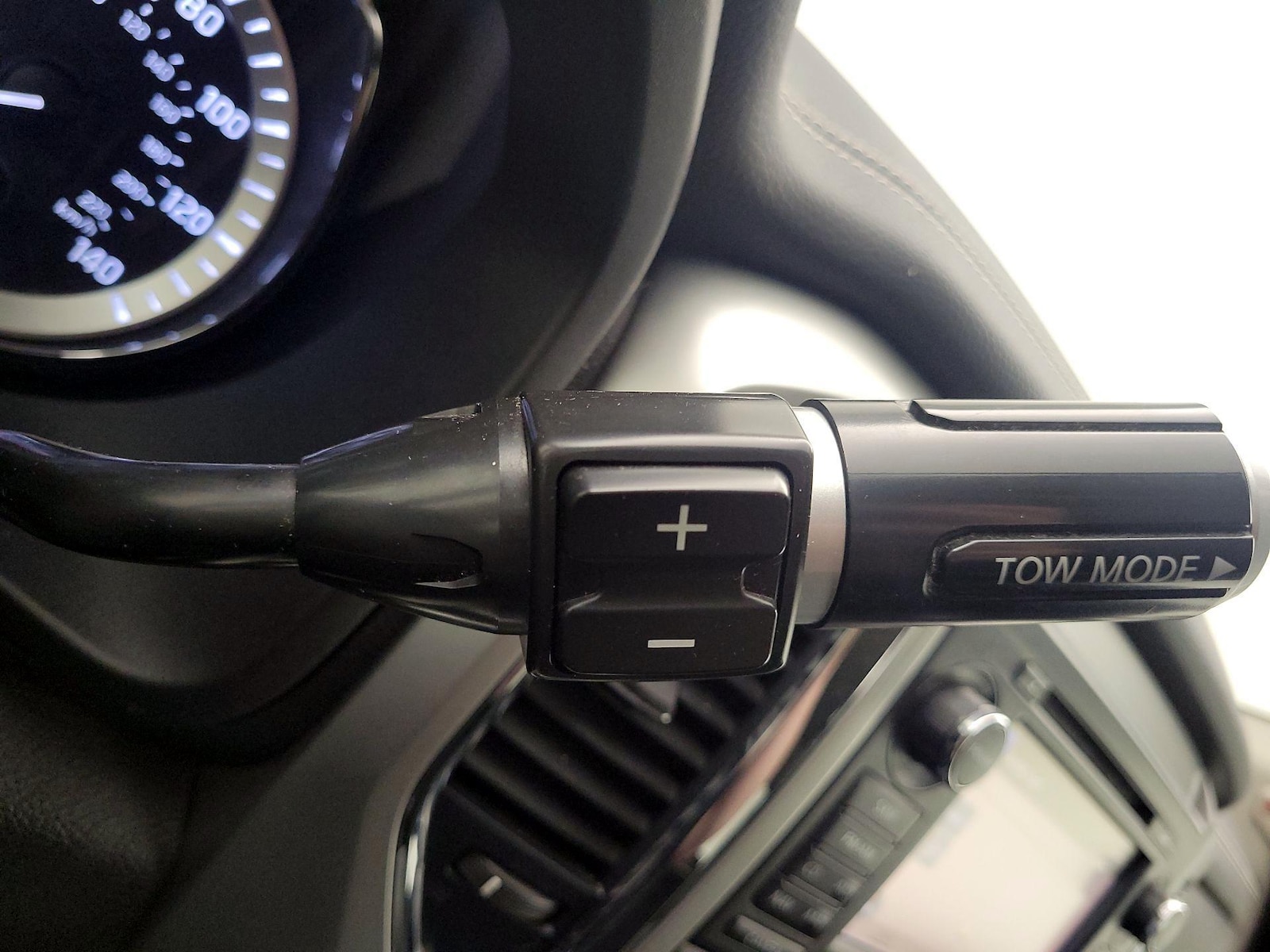 2017 Nissan Titan PRO-4X - Photo 19