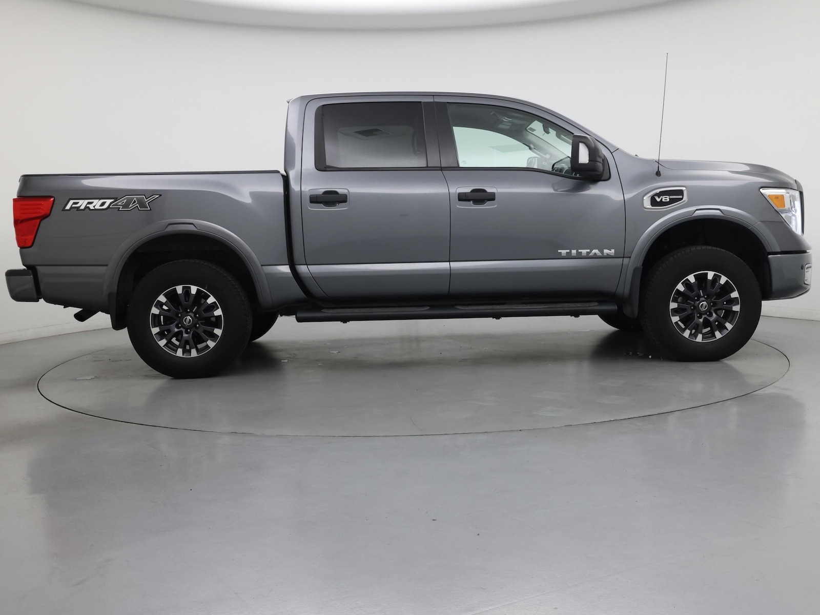 2017 Nissan Titan PRO-4X - Photo 8