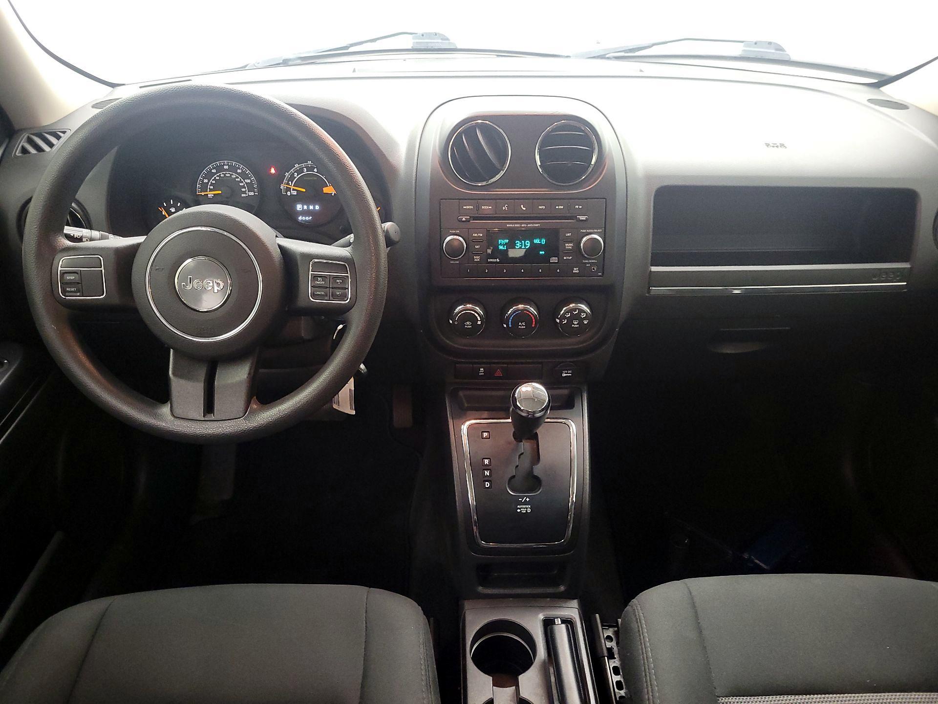 Thumbnail: 2014 Jeep Patriot - 9