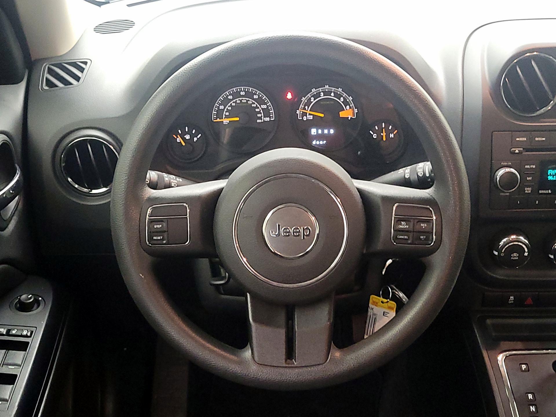 Thumbnail: 2014 Jeep Patriot - 10