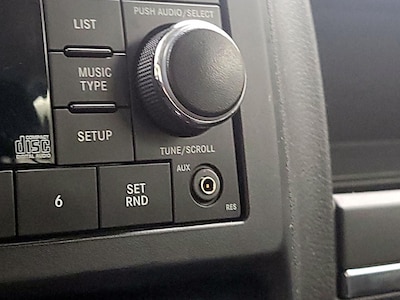 USB/AUX Ports