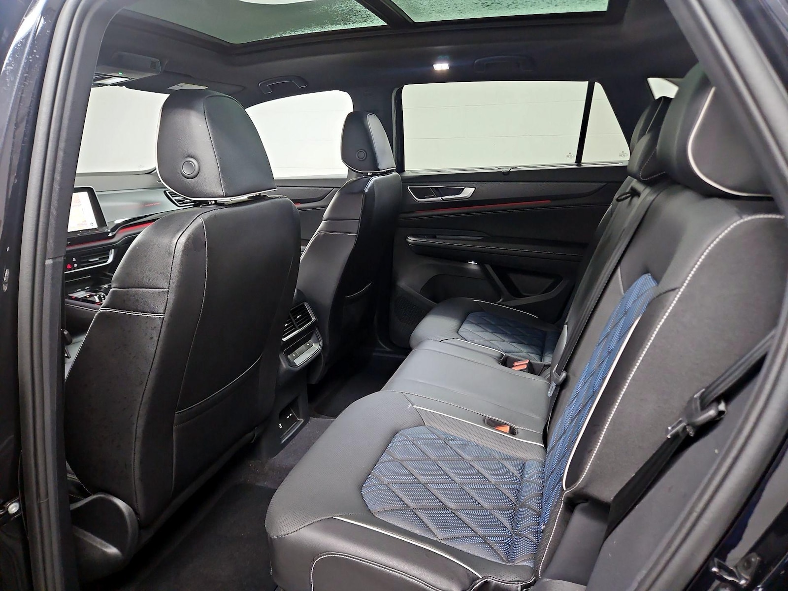 2024 Volkswagen Atlas Cross Sport SEL Premium R-LINE - Photo 22