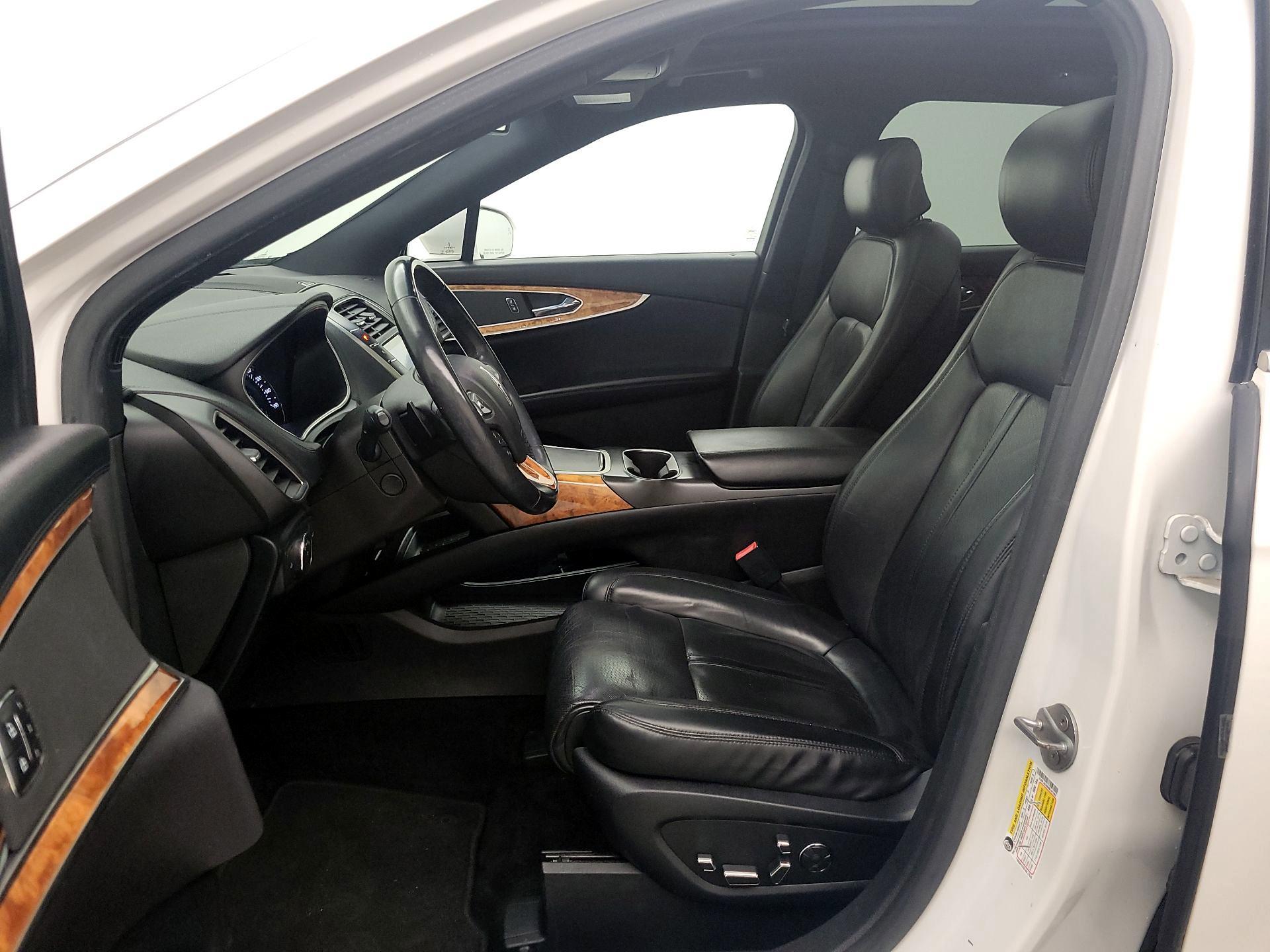 Thumbnail: 2017 Lincoln MKX - 11