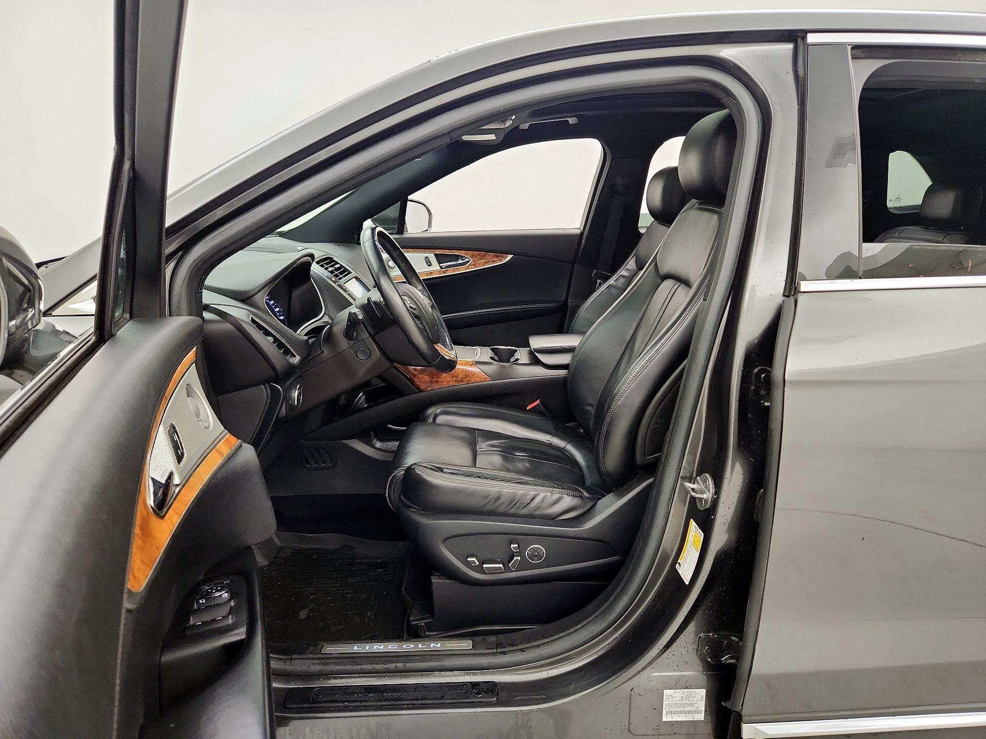 Thumbnail: 2017 Lincoln MKX - 11