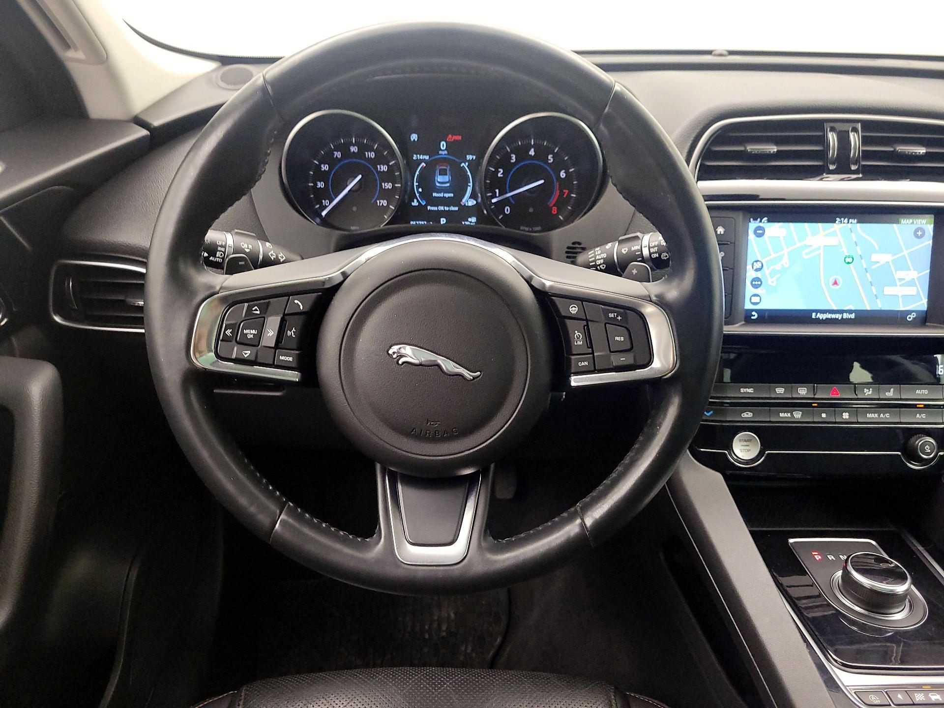 Thumbnail: 2018 Jaguar F-Pace - 10