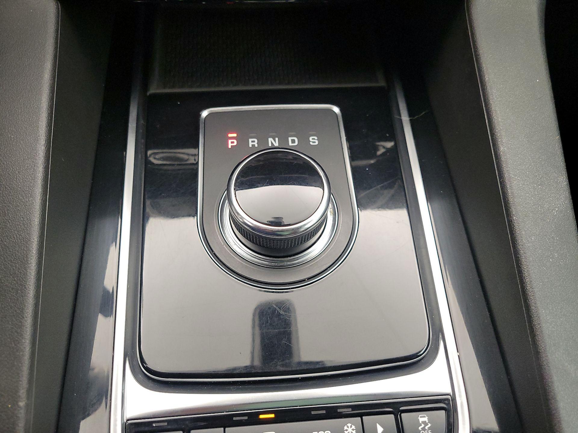 Thumbnail: 2018 Jaguar F-Pace - 18