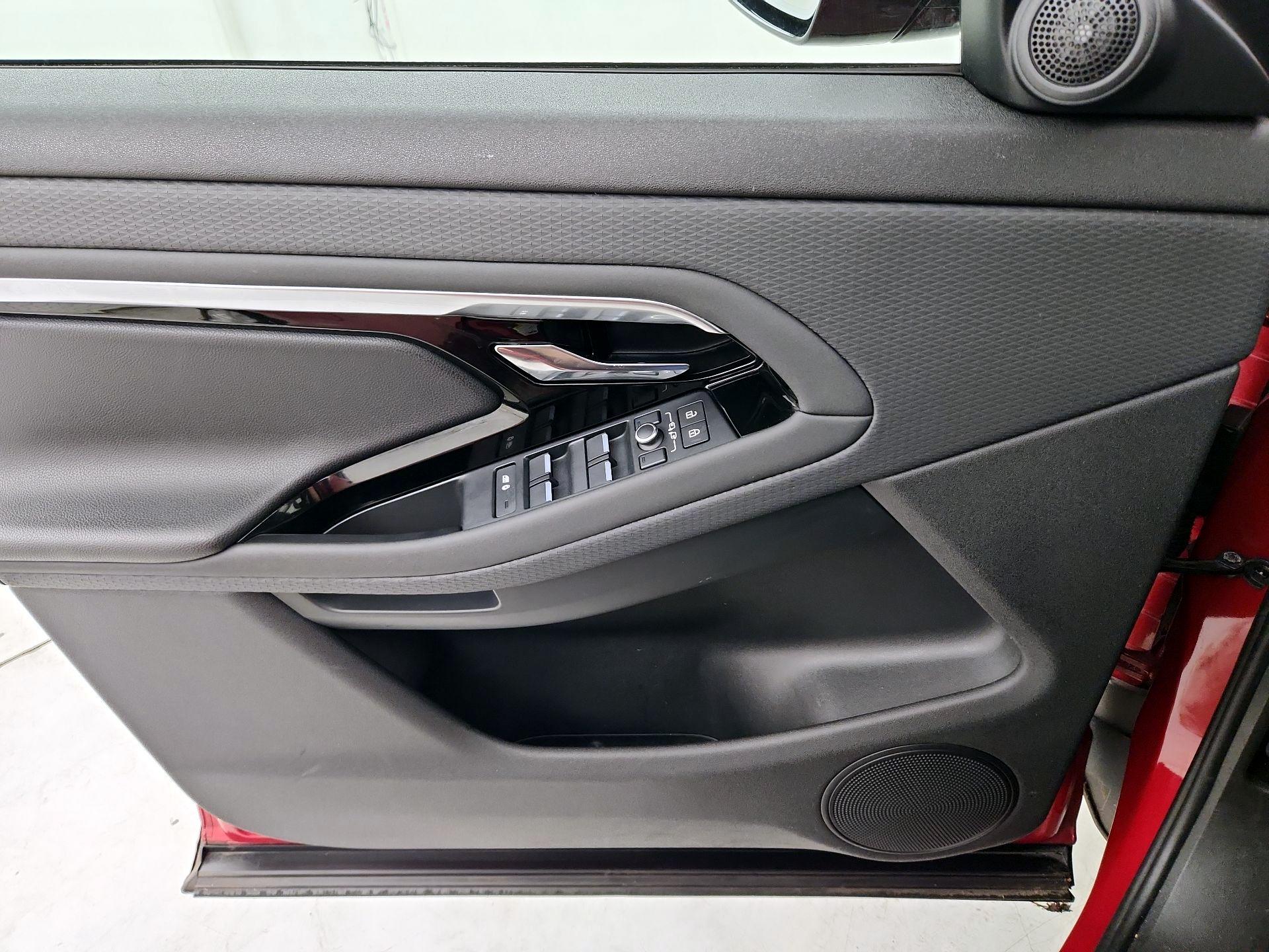 Thumbnail: 2022 Land Rover Range Rover Evoque - 12