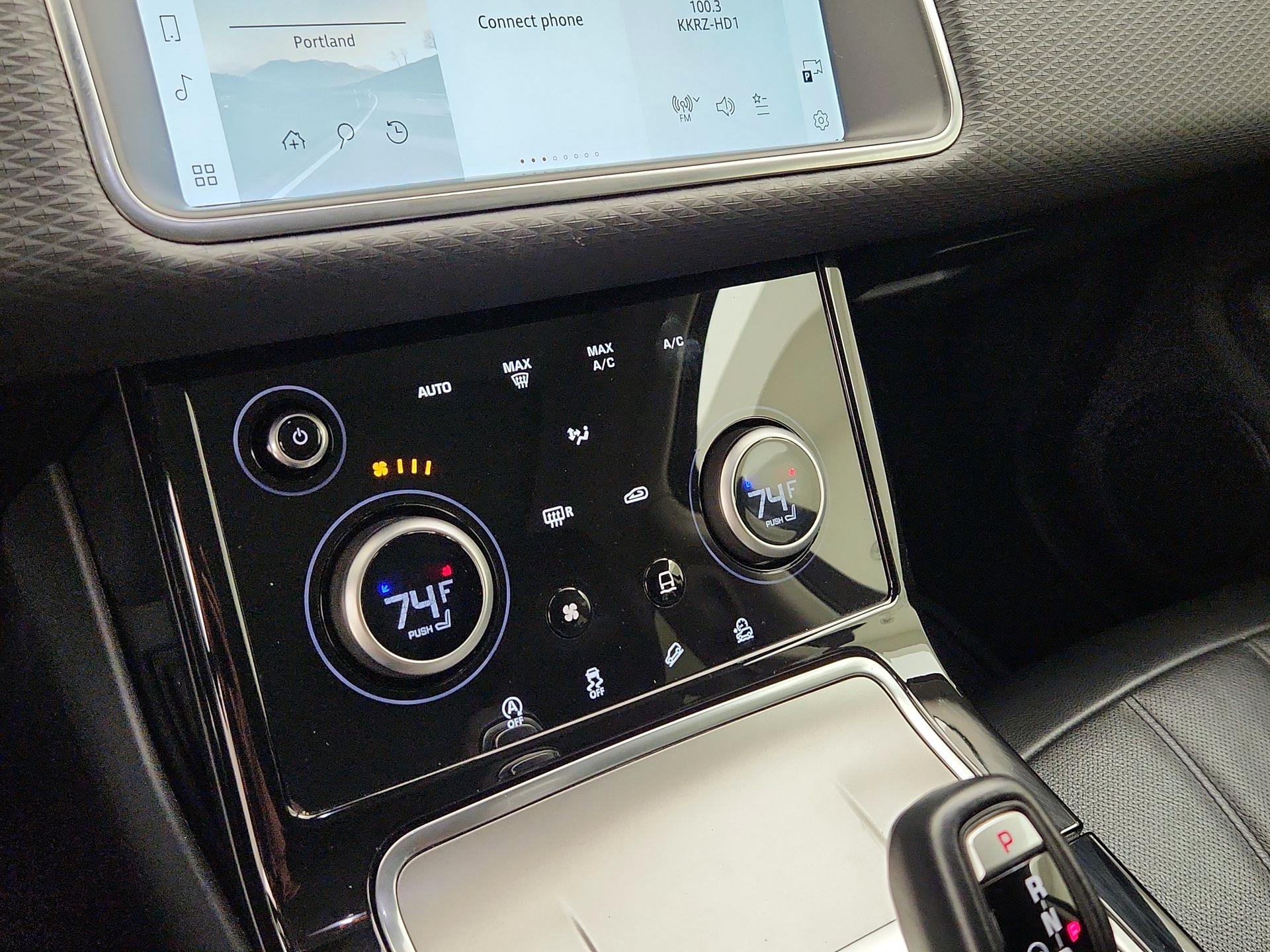 Thumbnail: 2022 Land Rover Range Rover Evoque - 17