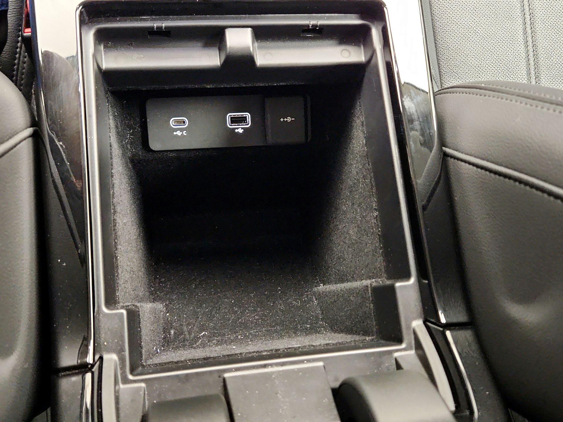 Thumbnail: 2022 Land Rover Range Rover Evoque - 19