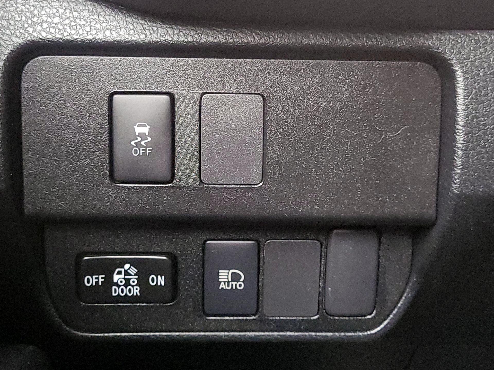 Thumbnail: 2020 Toyota Tacoma - 13