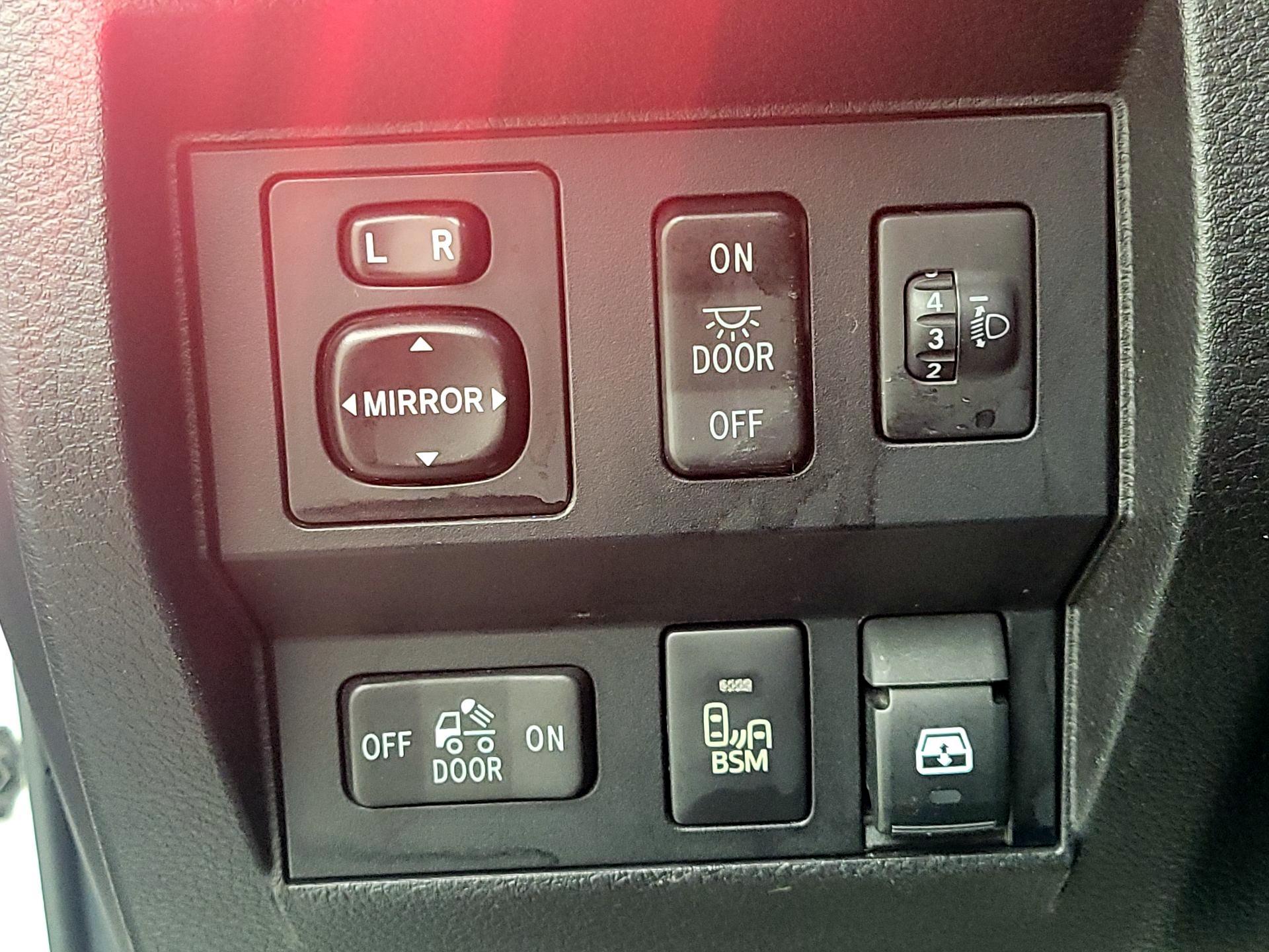 Thumbnail: 2015 Toyota Tundra - 13