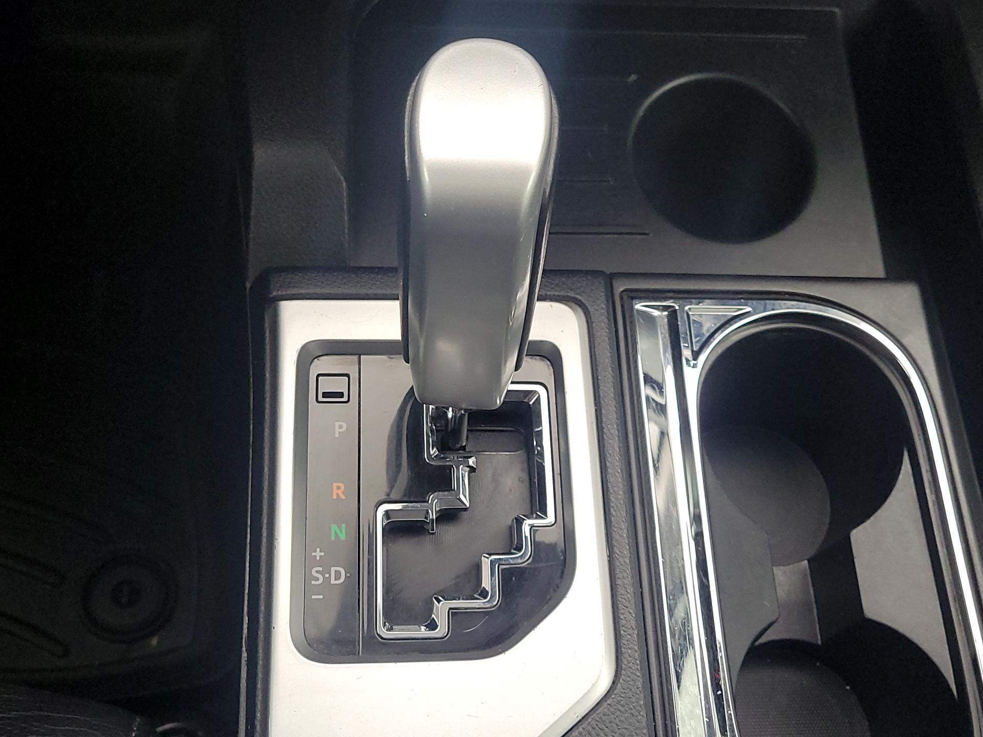 Thumbnail: 2015 Toyota Tundra - 18