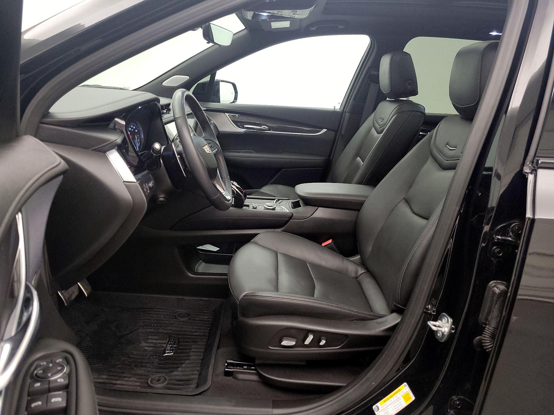 Thumbnail: 2024 Cadillac XT6 - 11