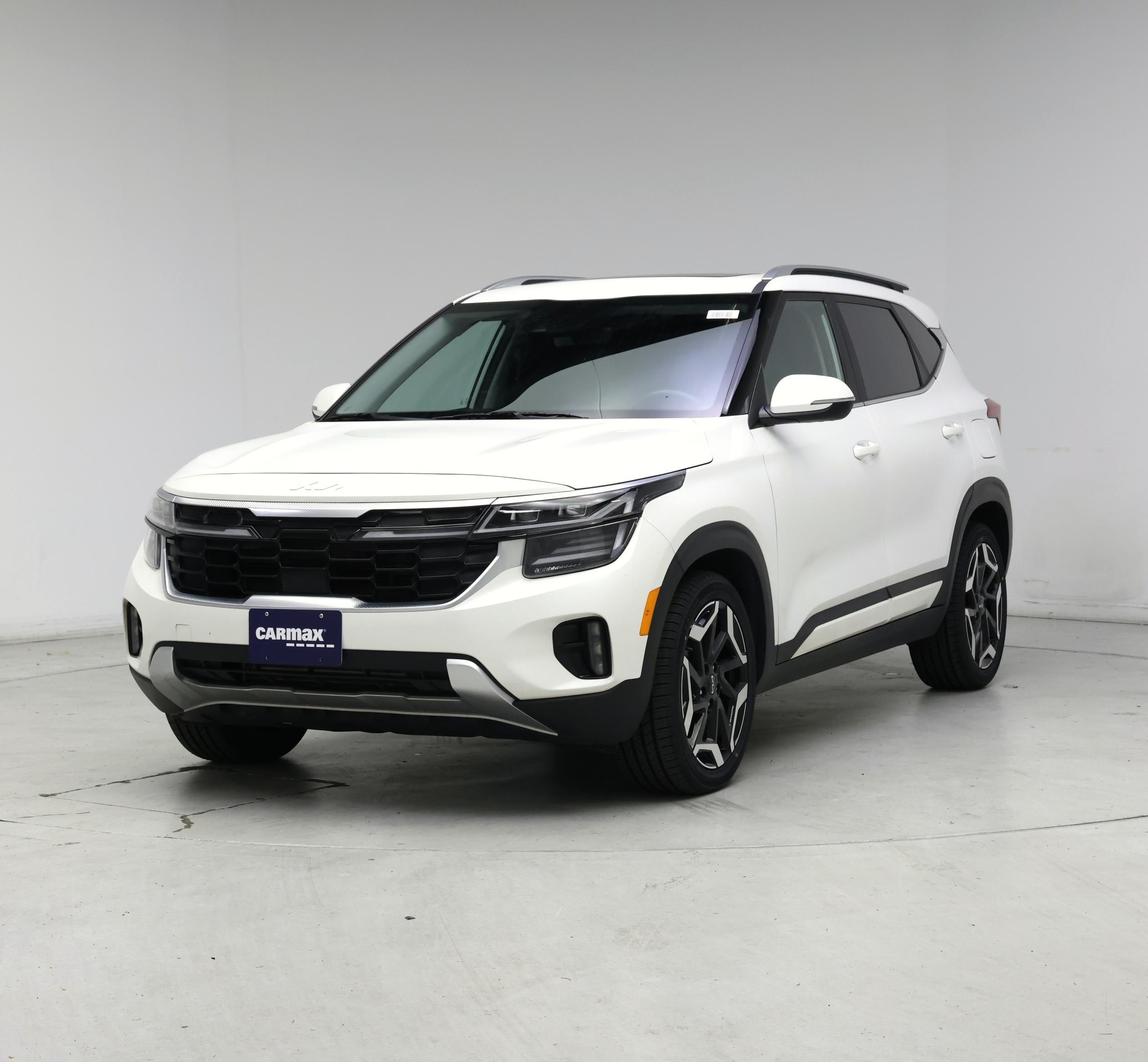 Thumbnail: 2024 Kia Seltos - 4