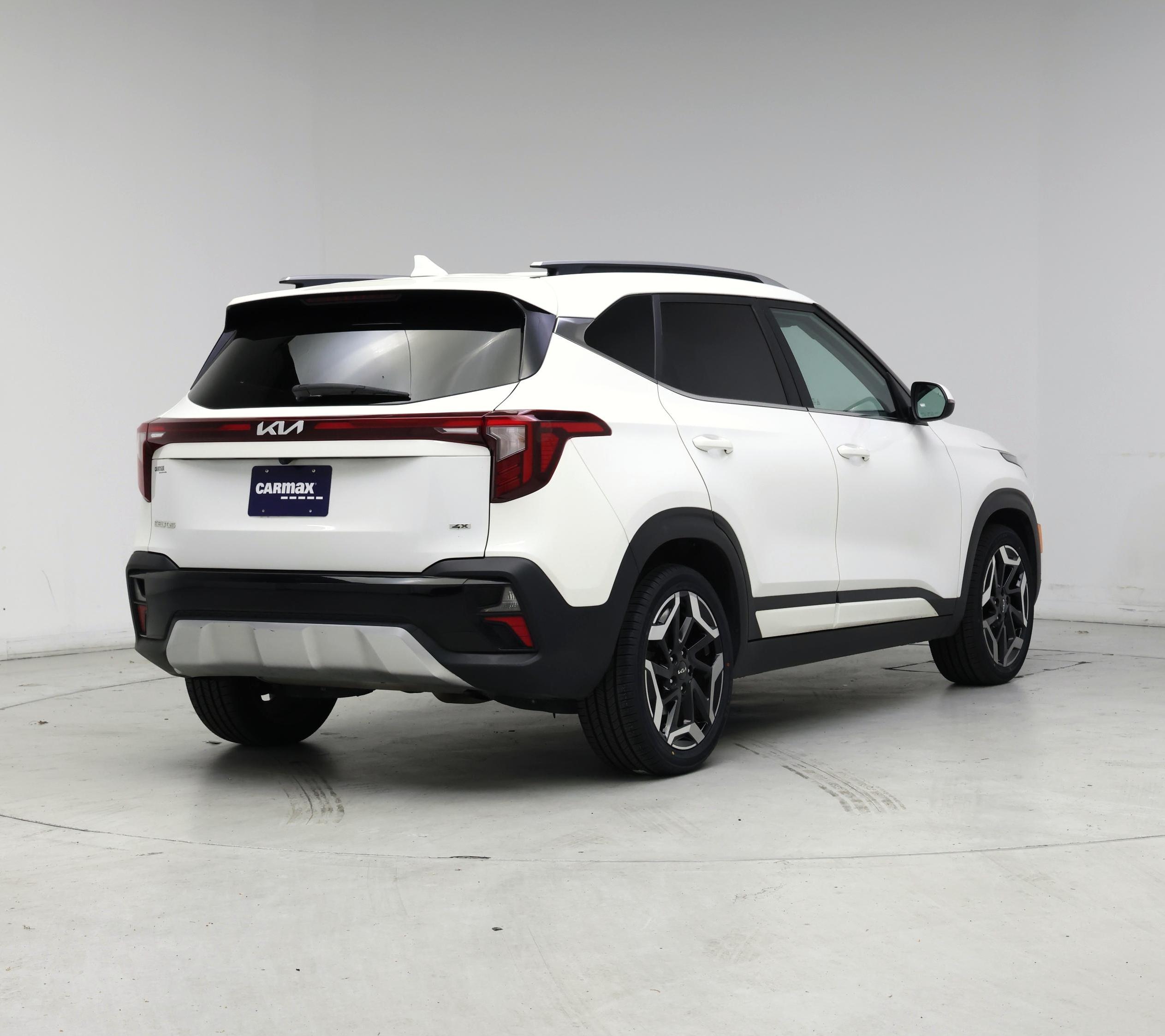 Thumbnail: 2024 Kia Seltos - 8