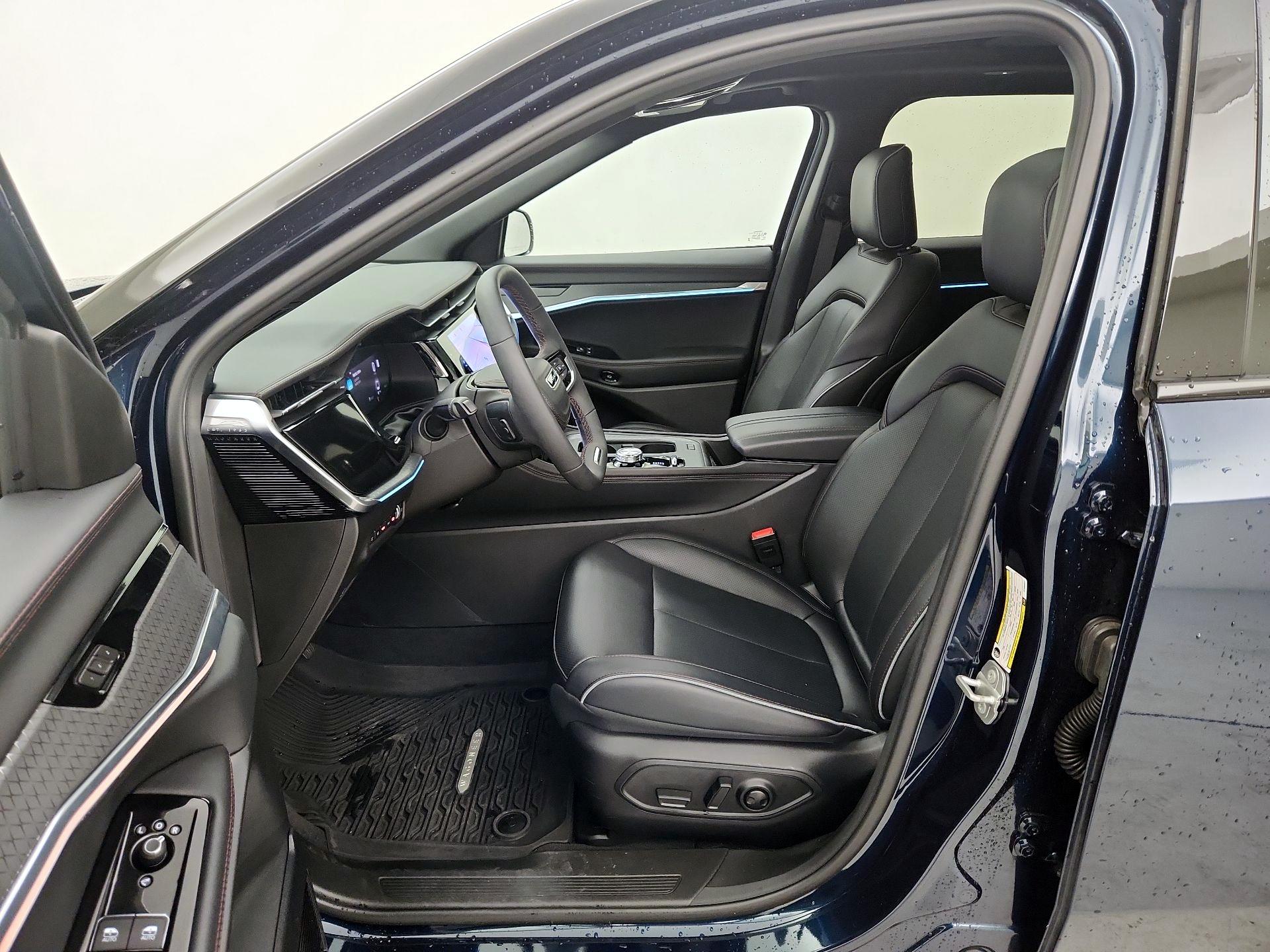 Thumbnail: 2025 Jeep Wagoneer S - 11