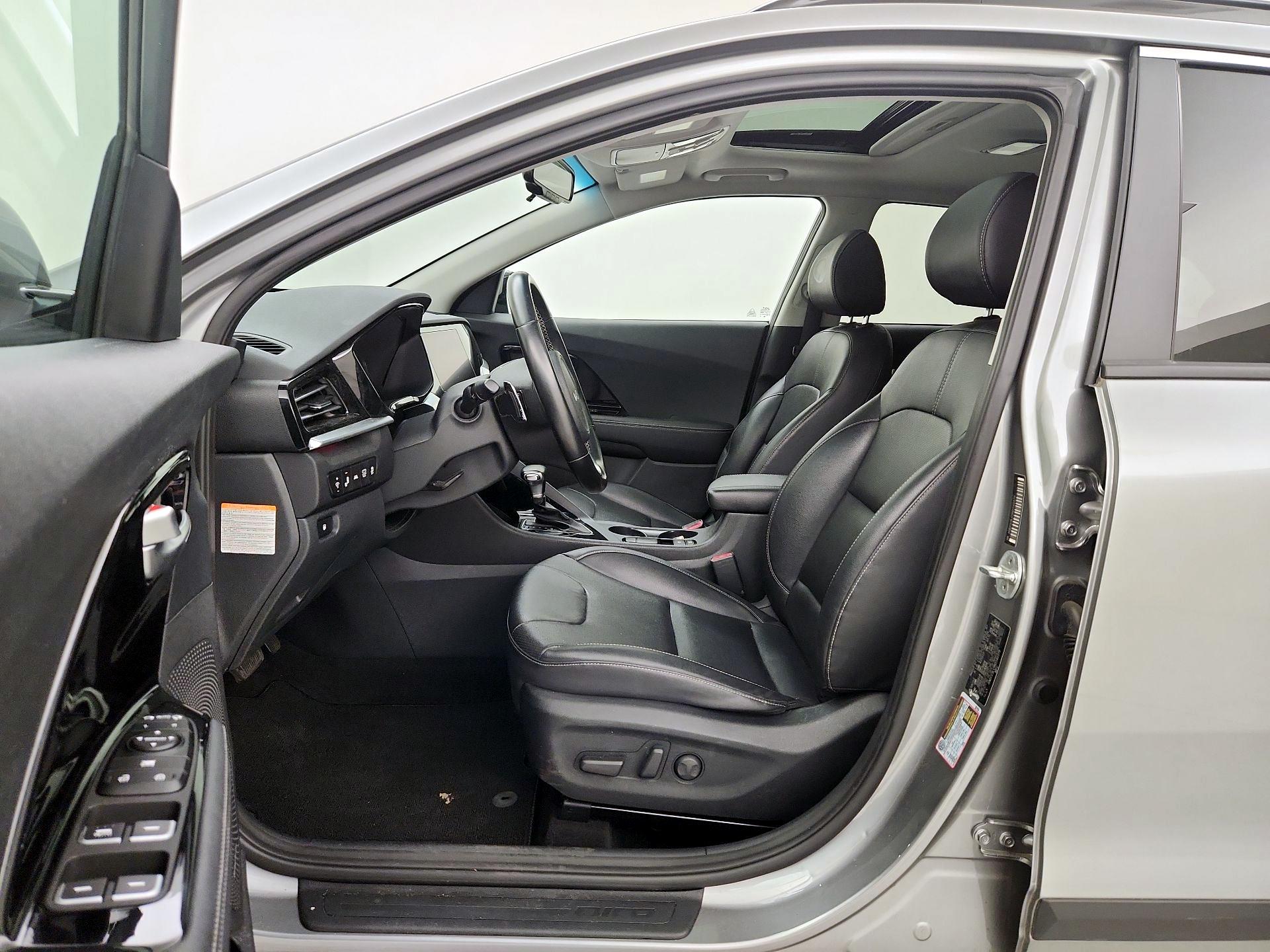 Thumbnail: 2022 Kia Niro - 11