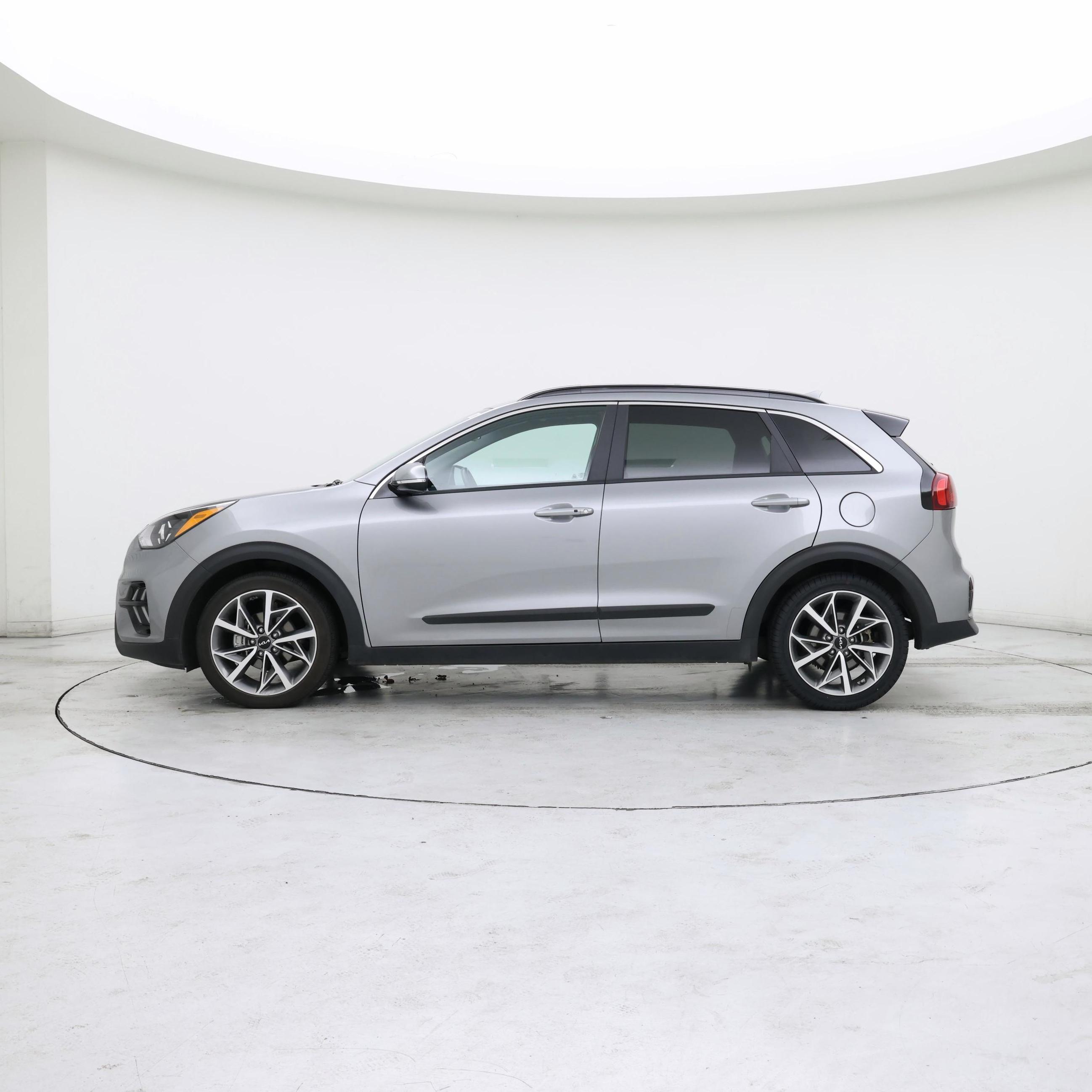 Thumbnail: 2022 Kia Niro - 3