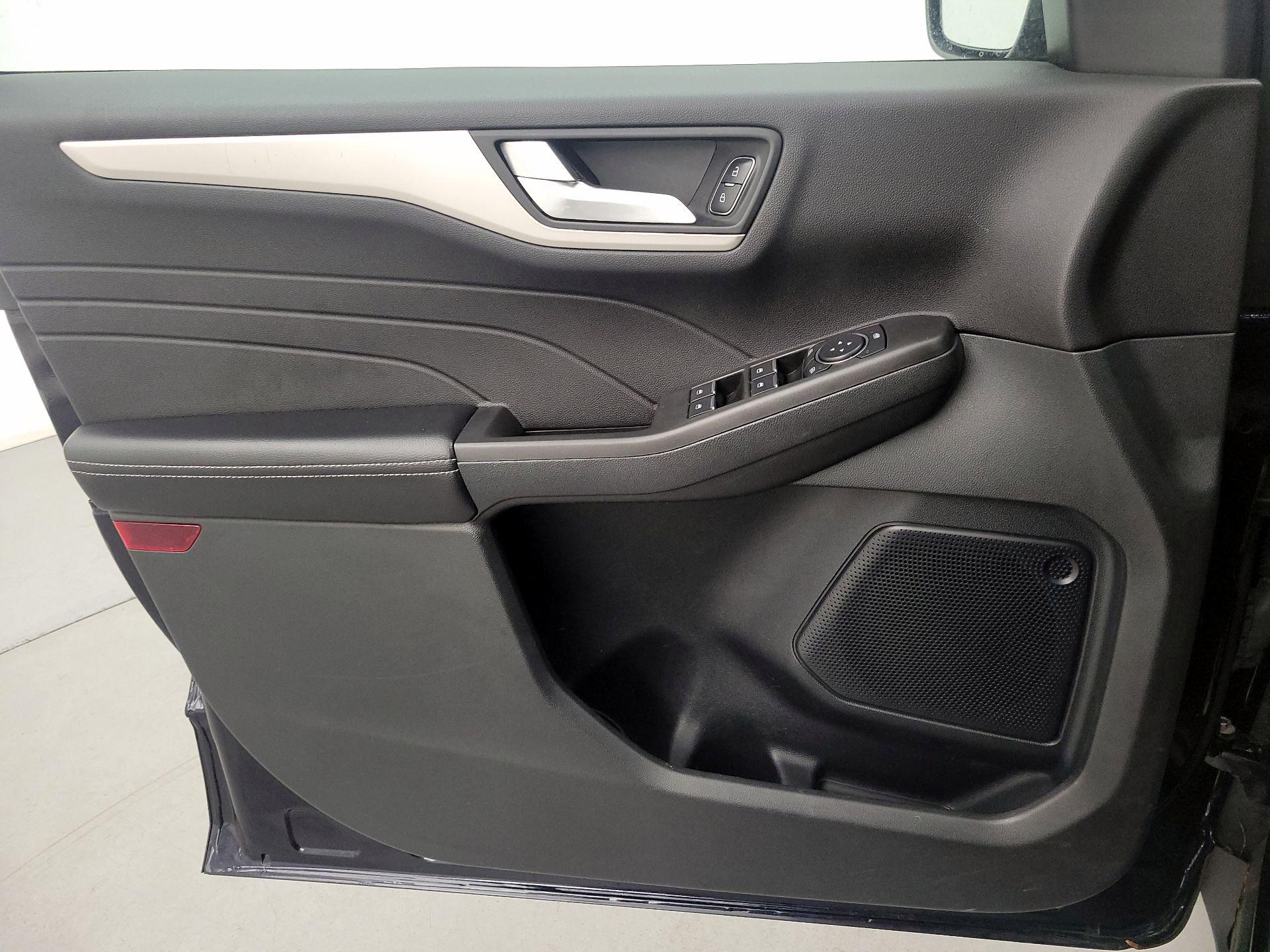 Thumbnail: 2021 Ford Escape - 12