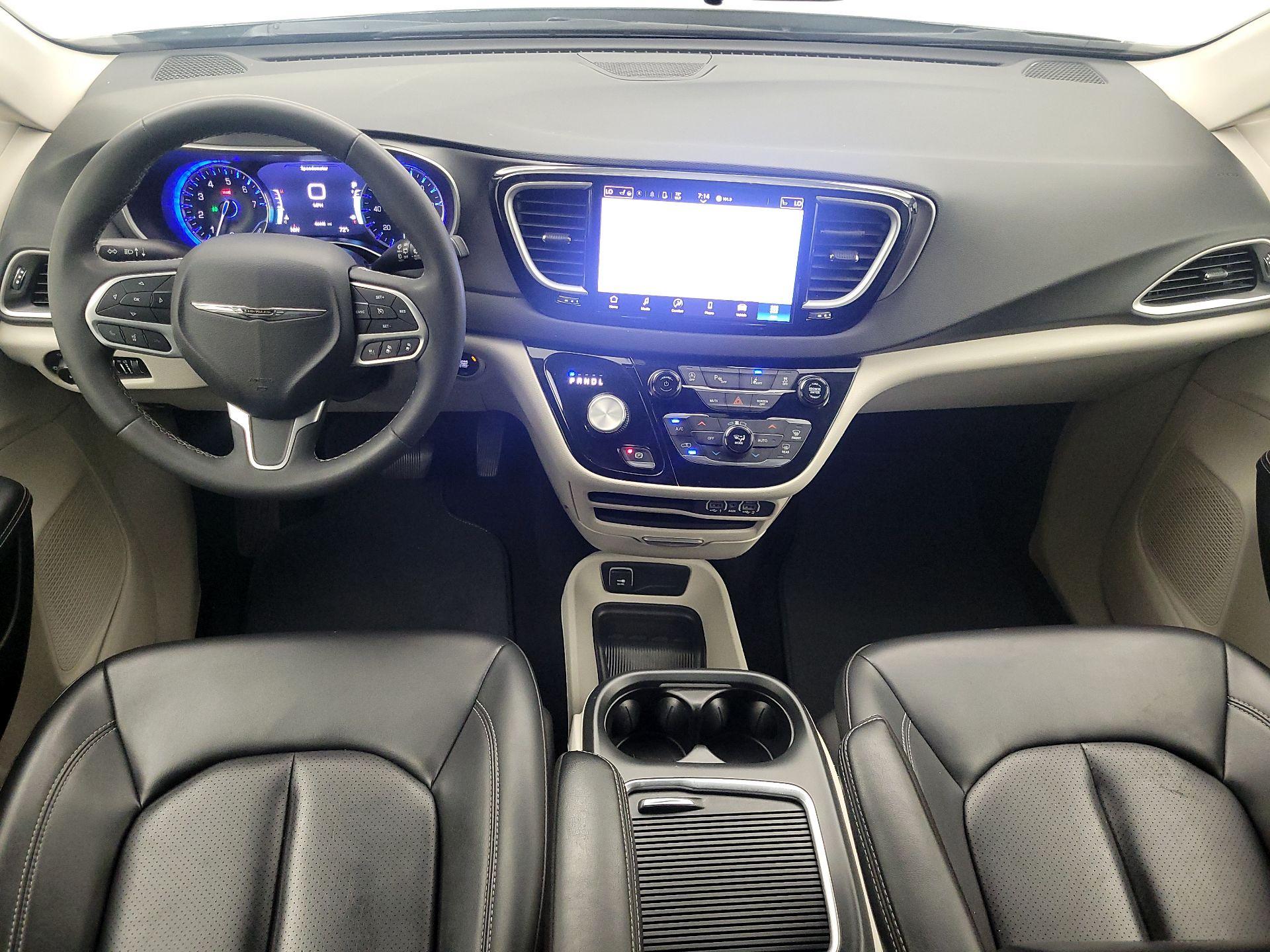 Thumbnail: 2023 Chrysler Pacifica - 9
