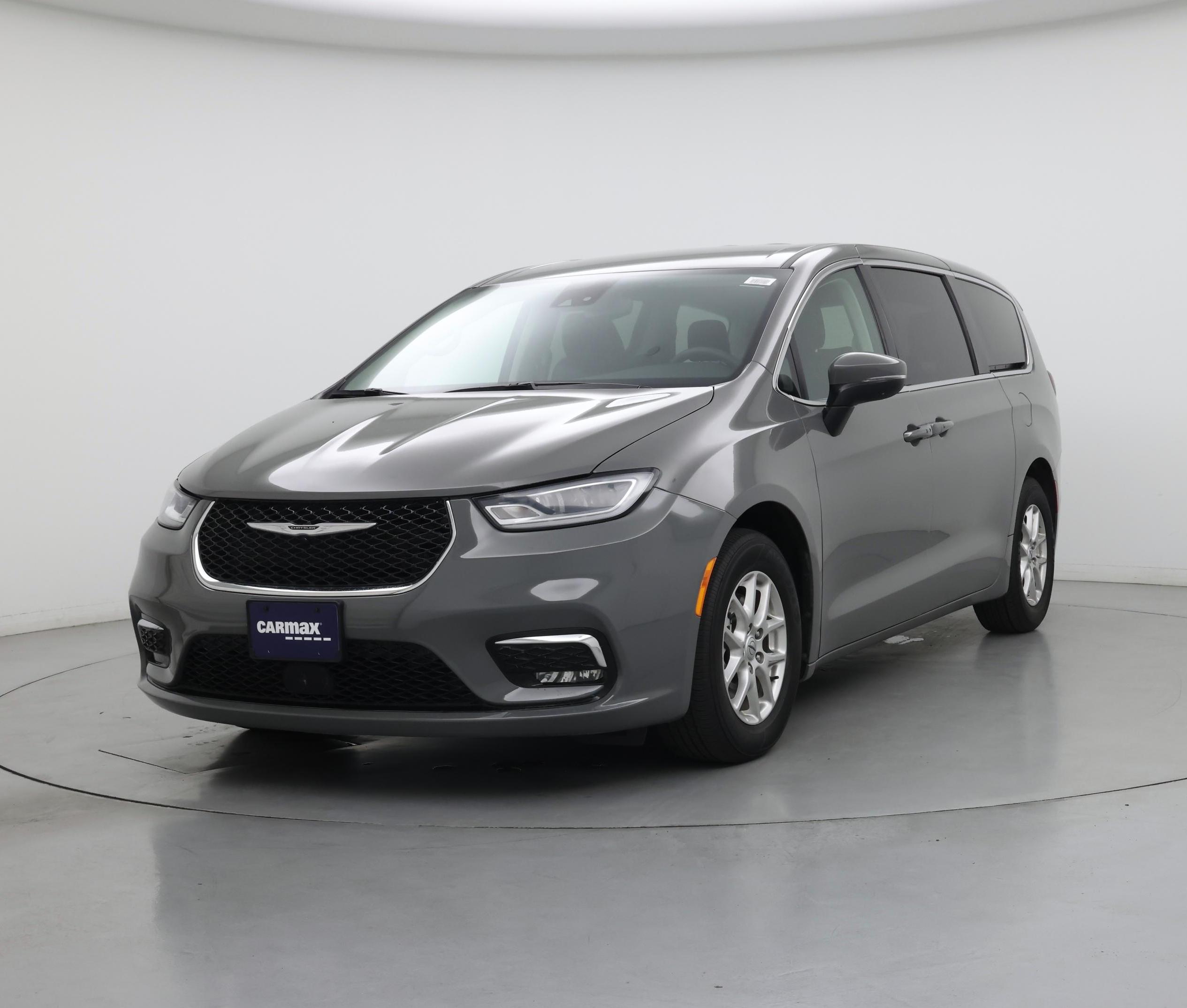 Thumbnail: 2023 Chrysler Pacifica - 4