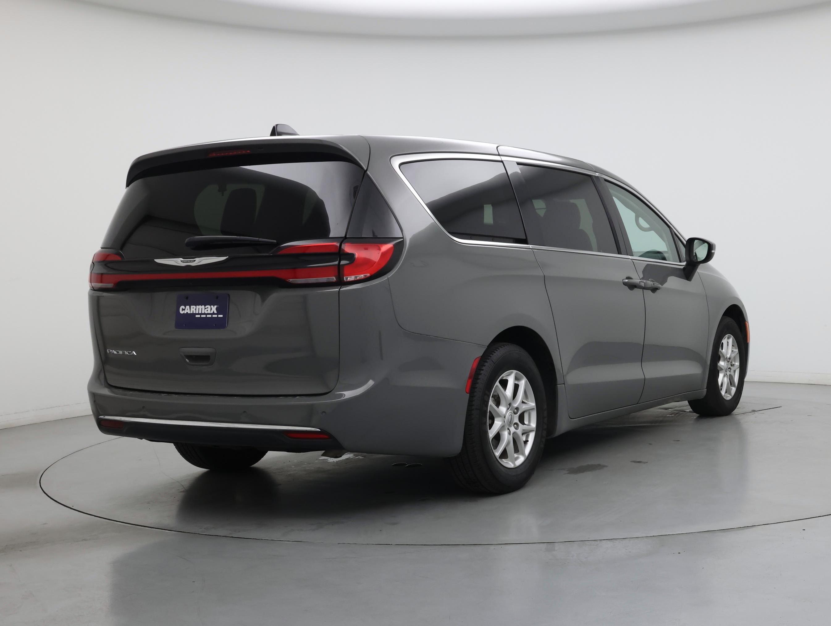 Thumbnail: 2023 Chrysler Pacifica - 8