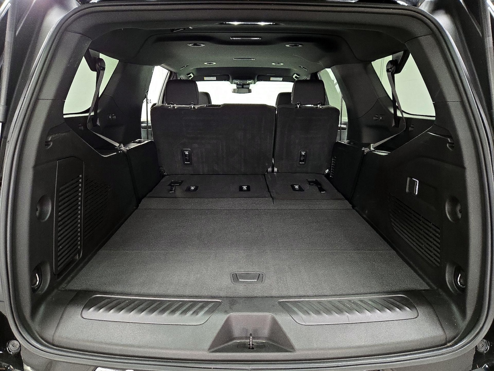 2025 Chevrolet Suburban LS - Photo 24