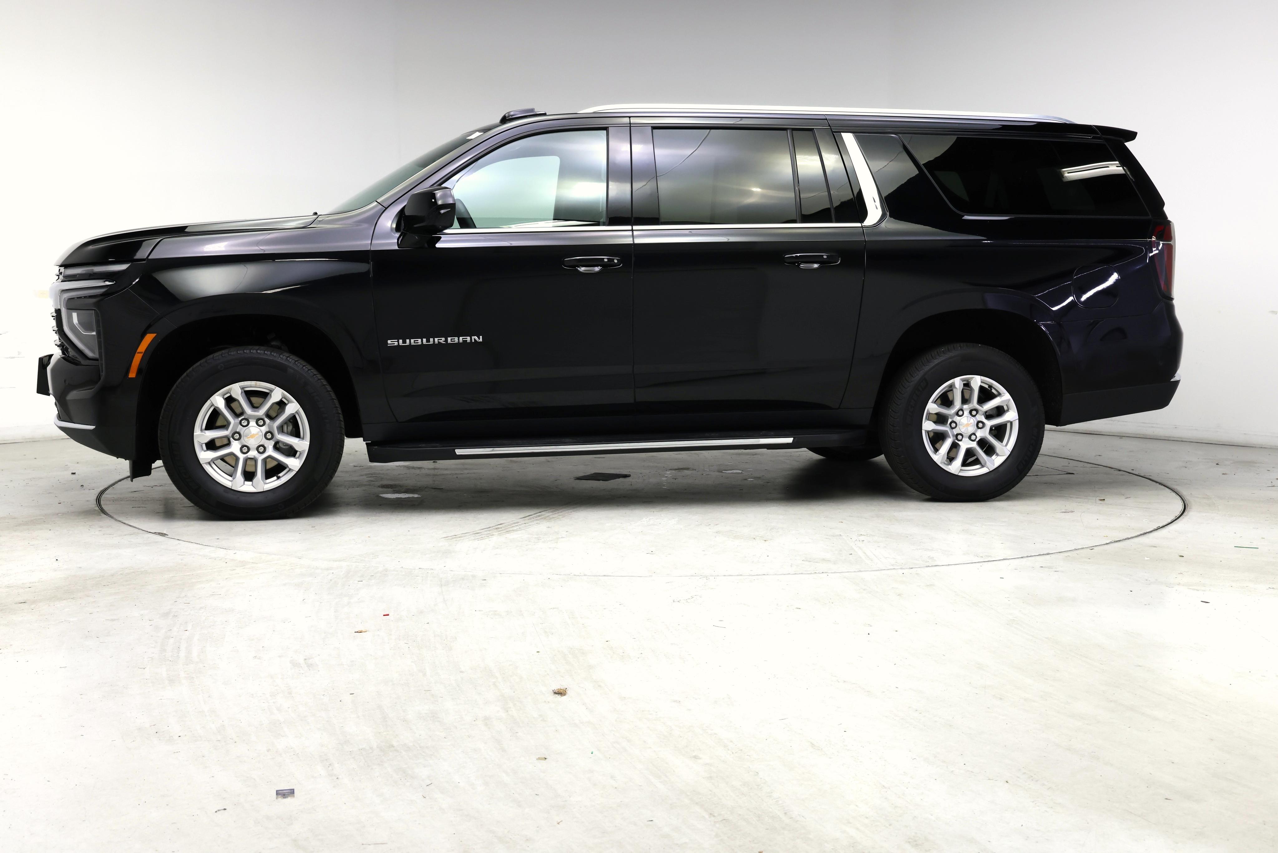 Thumbnail: 2025 Chevrolet Suburban - 3