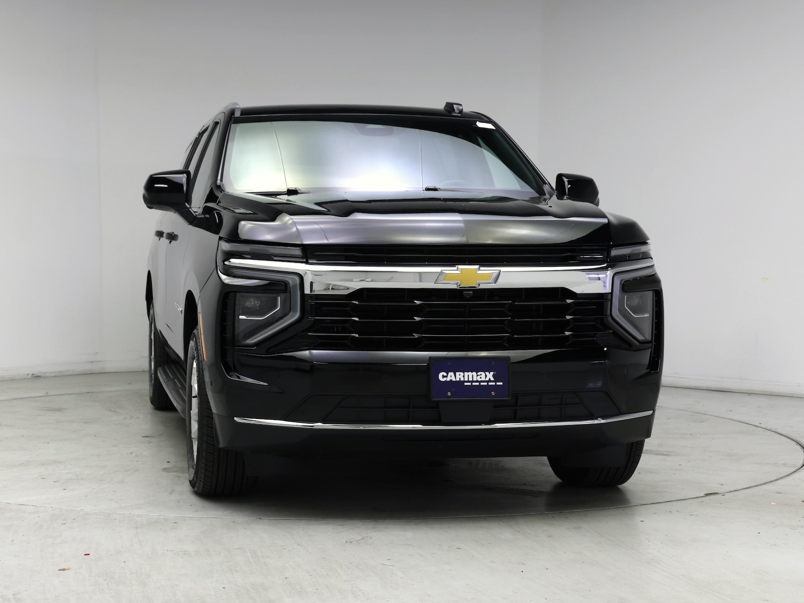 2025 Chevrolet Suburban LS - Photo 6