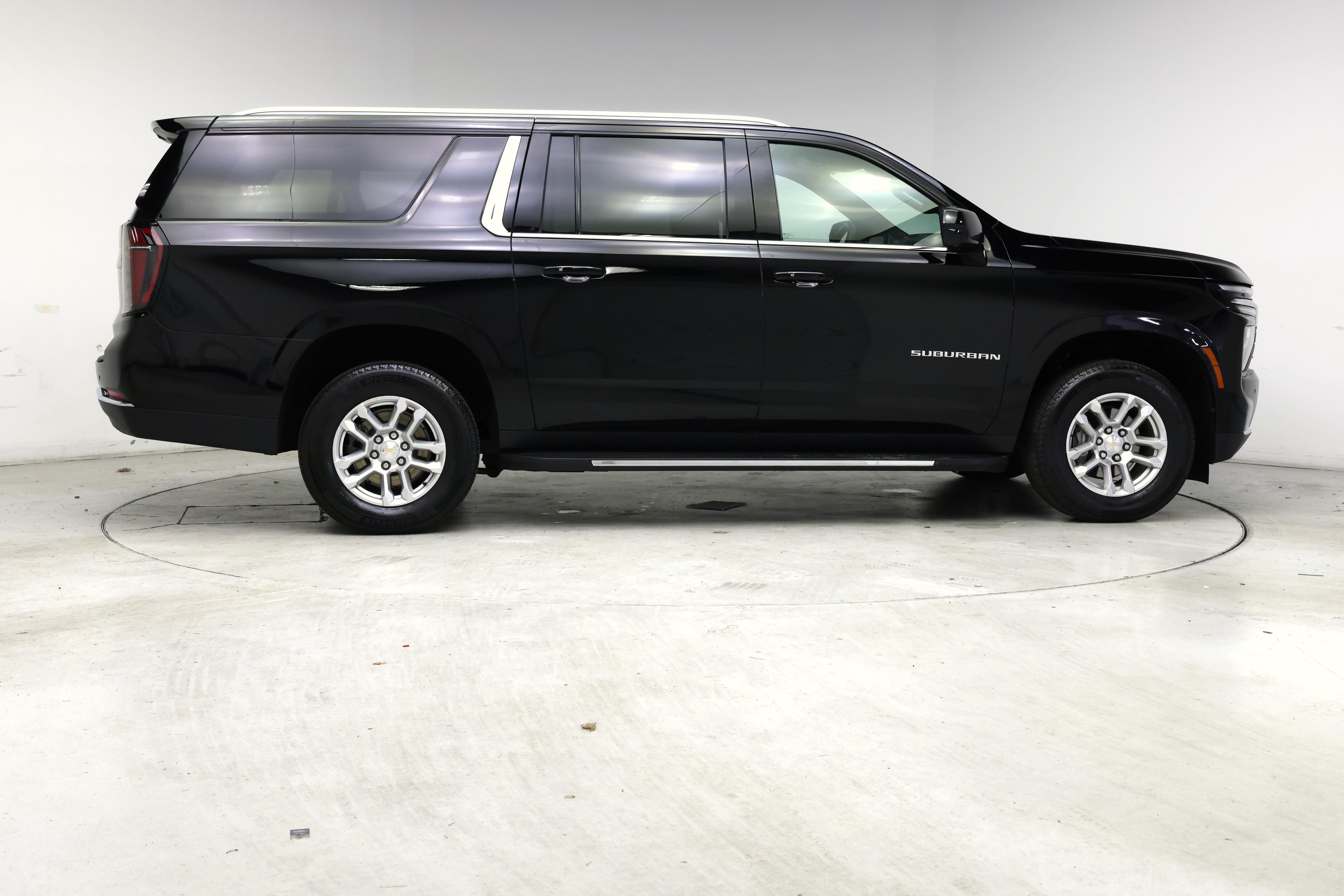 Thumbnail: 2025 Chevrolet Suburban - 7