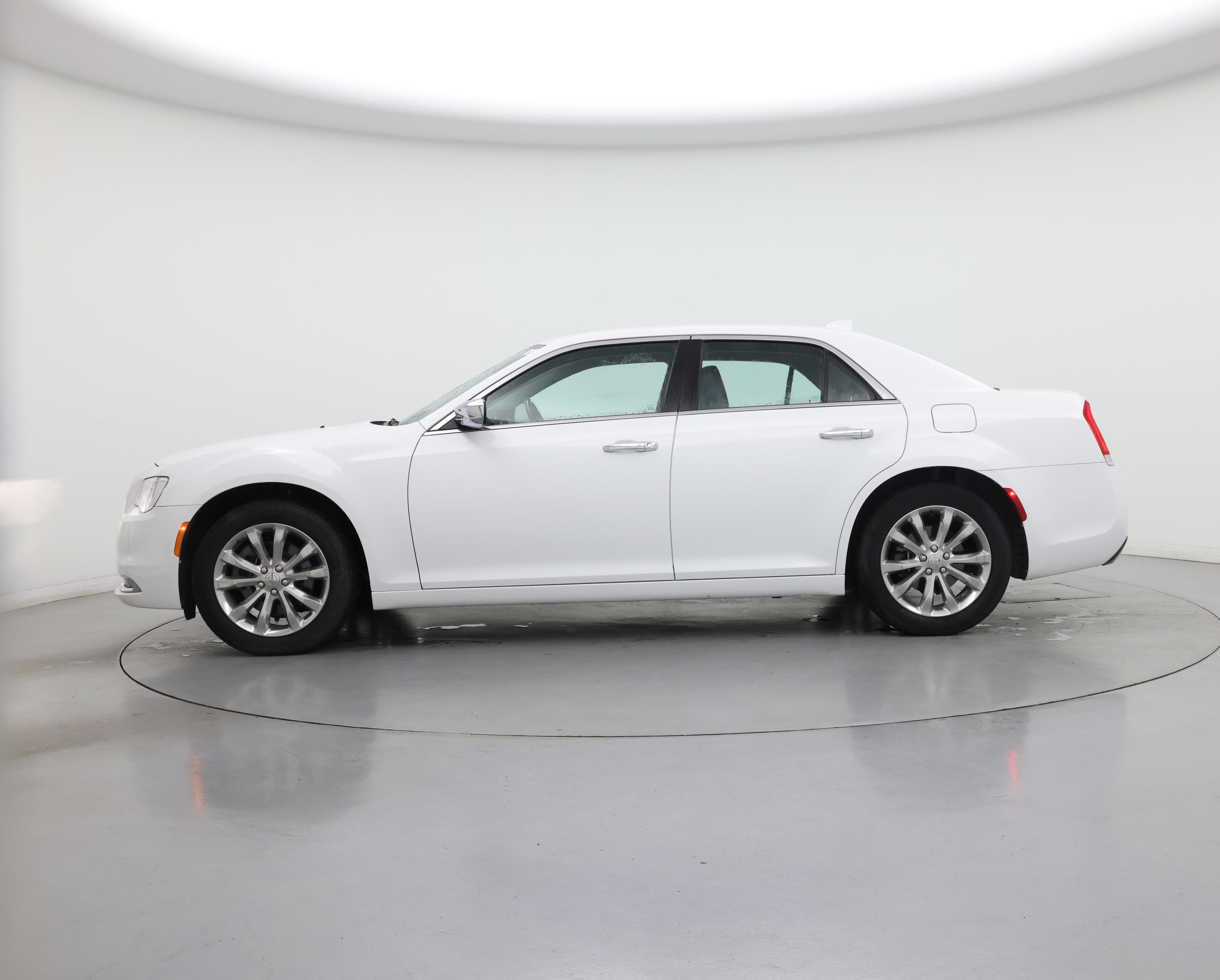 Thumbnail: 2019 Chrysler 300 - 3