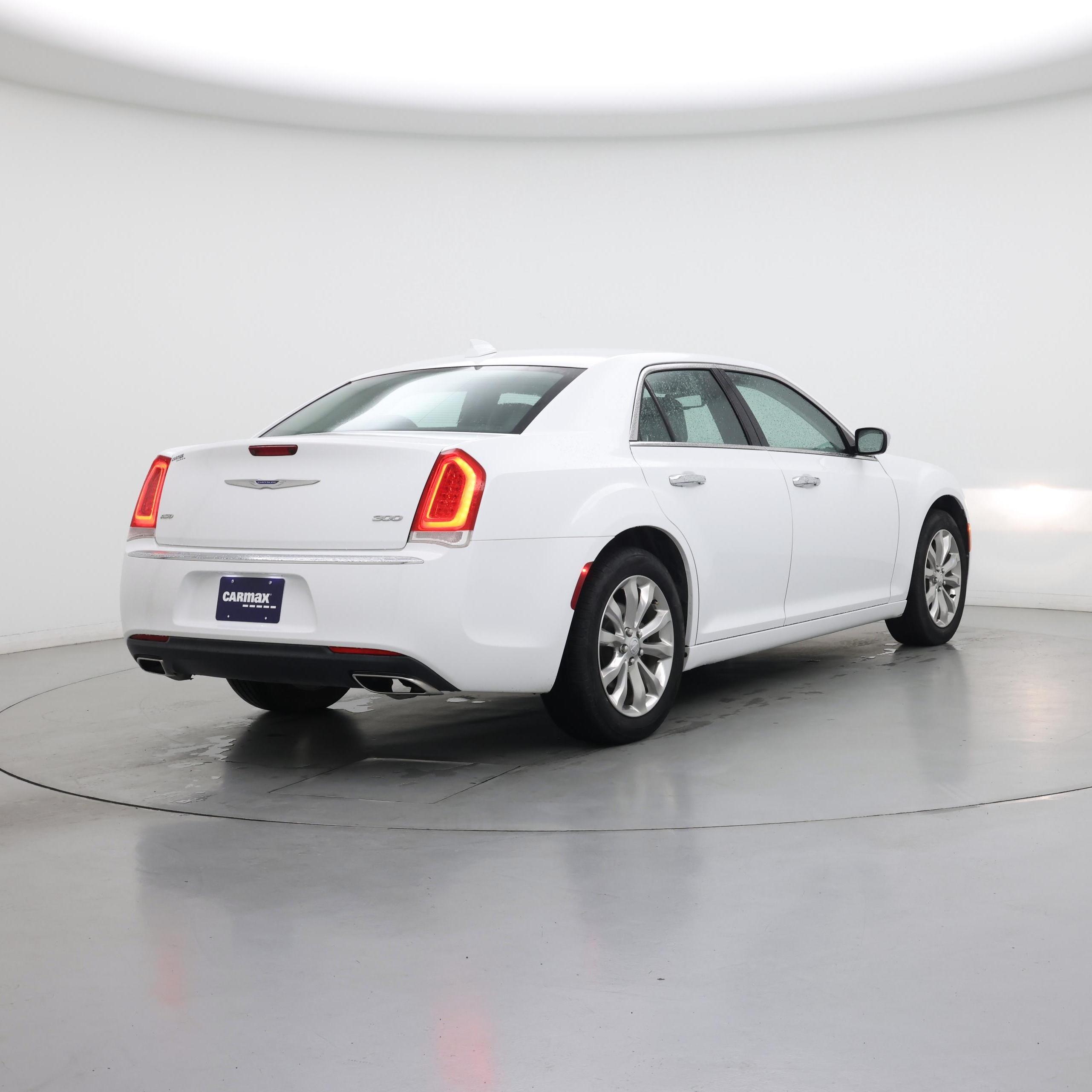 Thumbnail: 2019 Chrysler 300 - 8