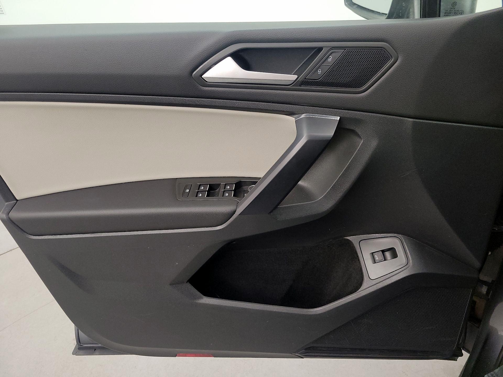 Thumbnail: 2021 Volkswagen Tiguan - 12
