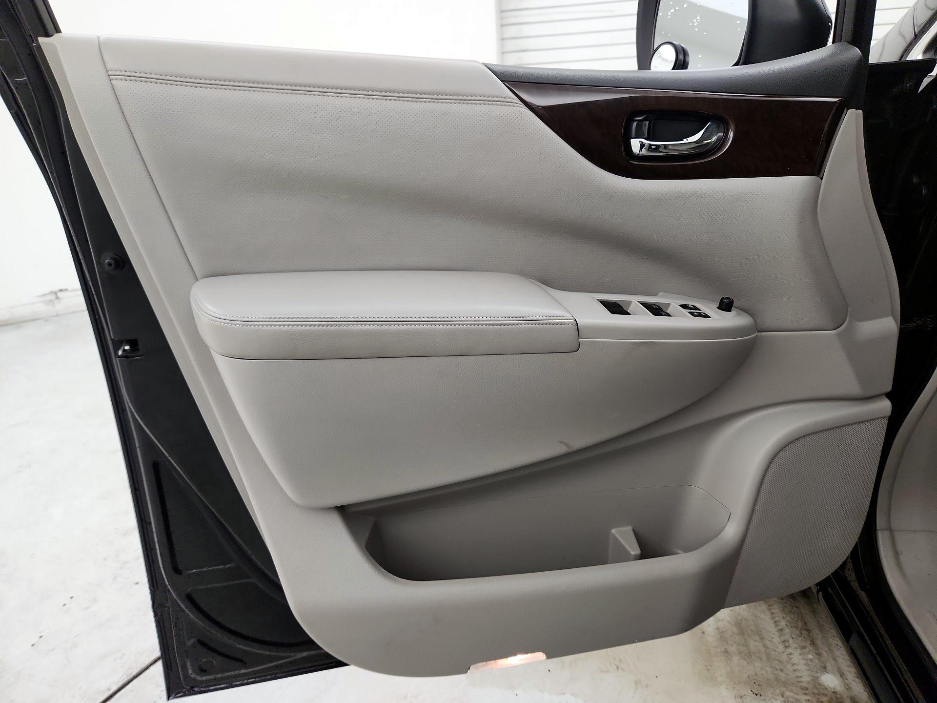 Thumbnail: 2016 Nissan Quest - 12