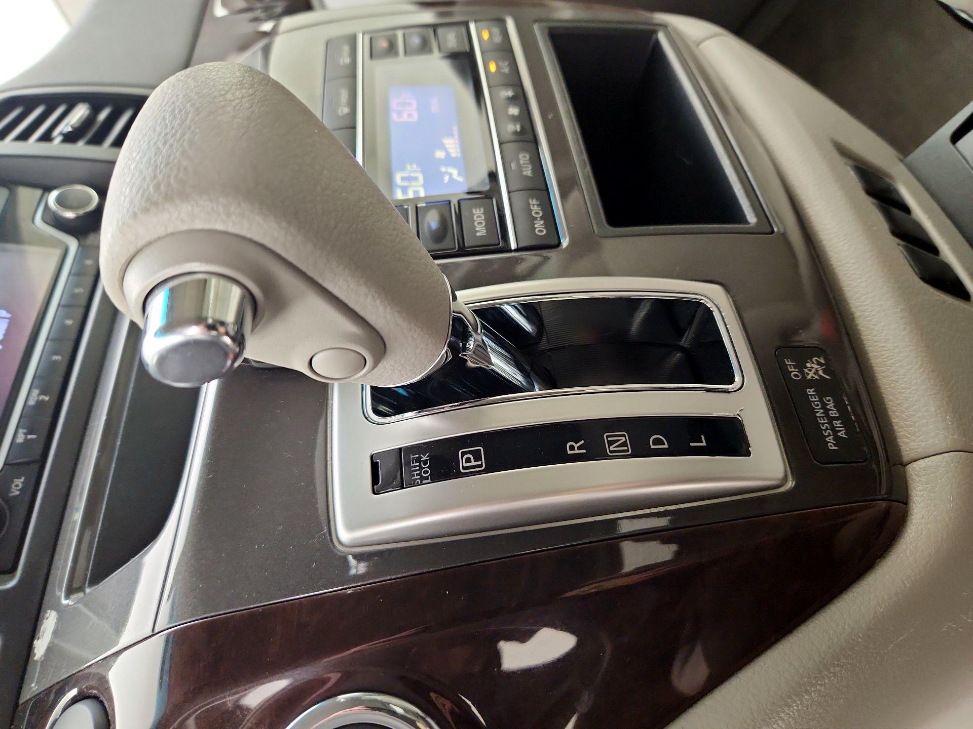 Thumbnail: 2016 Nissan Quest - 17