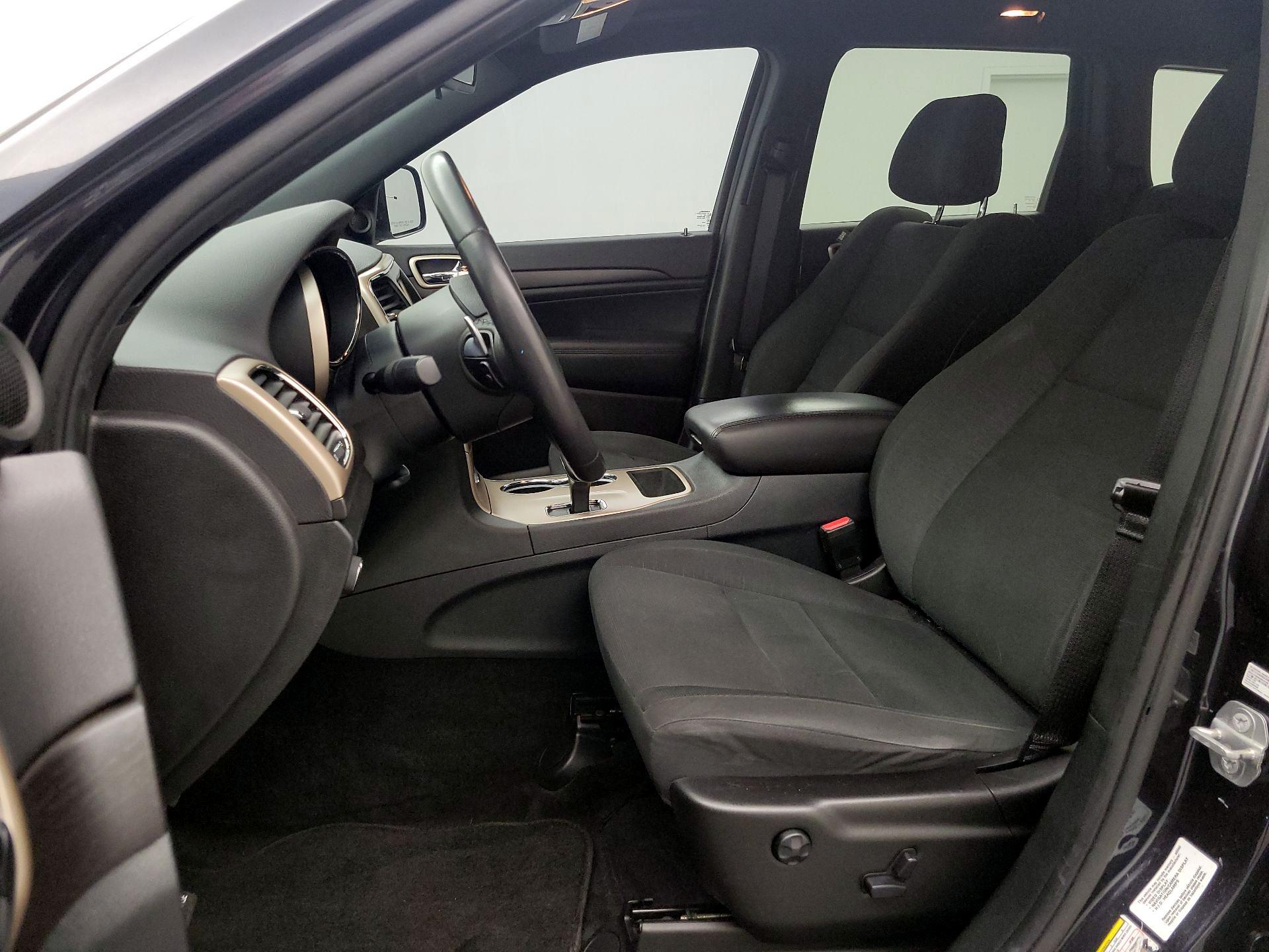 Thumbnail: 2015 Jeep Grand Cherokee - 11