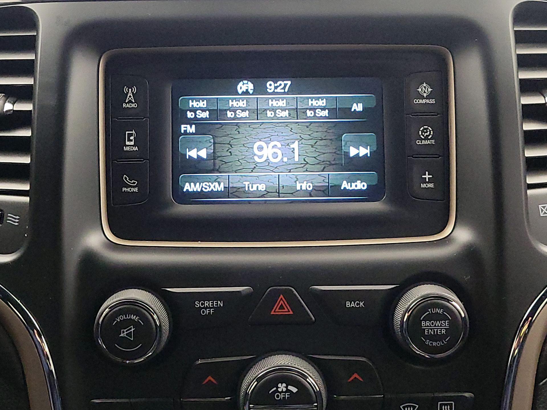 Thumbnail: 2015 Jeep Grand Cherokee - 15