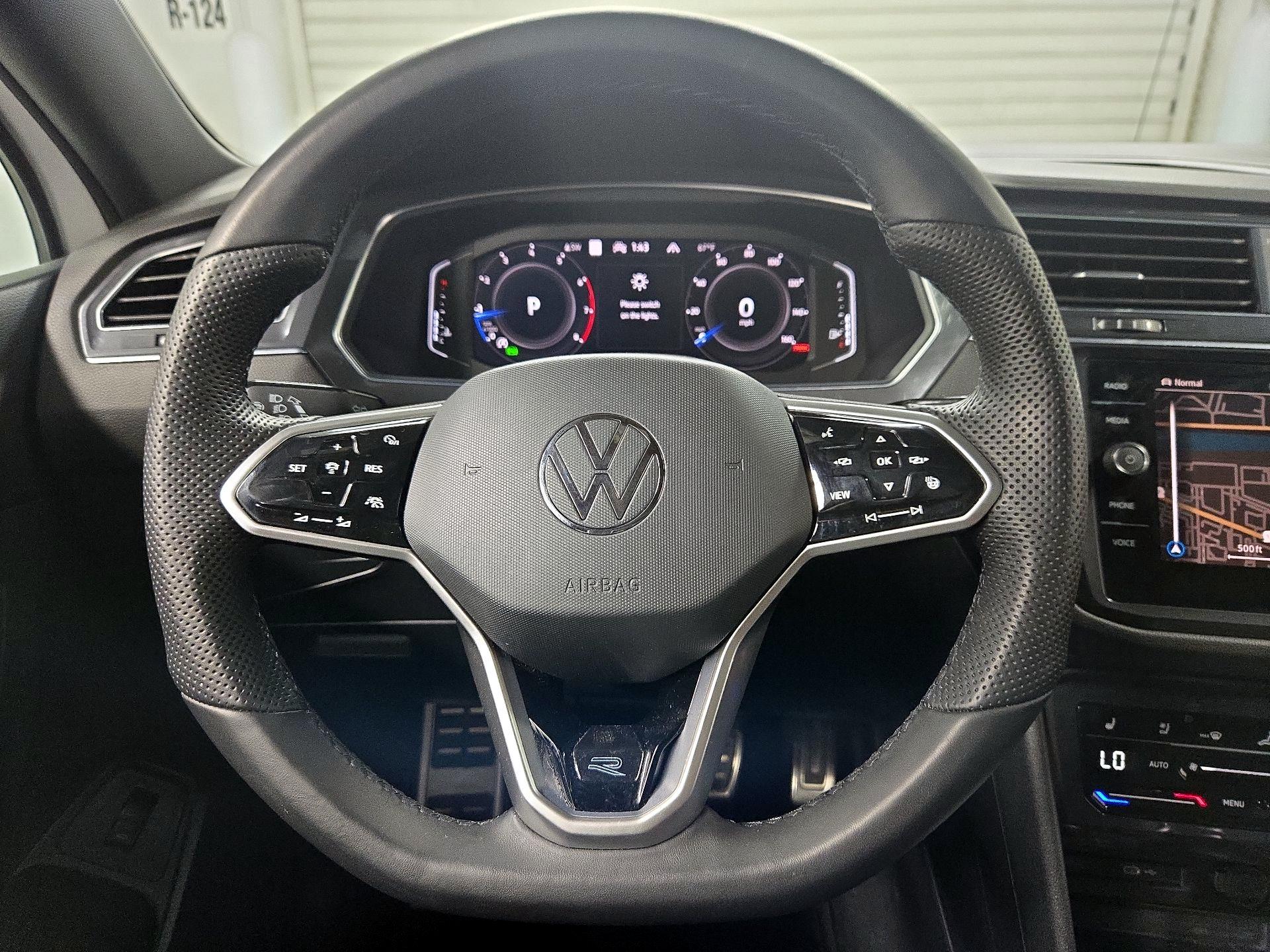 Thumbnail: 2022 Volkswagen Tiguan - 10