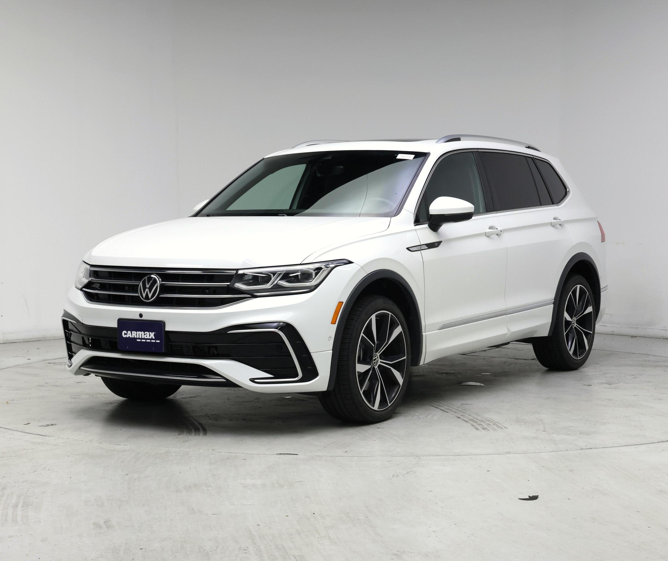 Thumbnail: 2022 Volkswagen Tiguan - 4