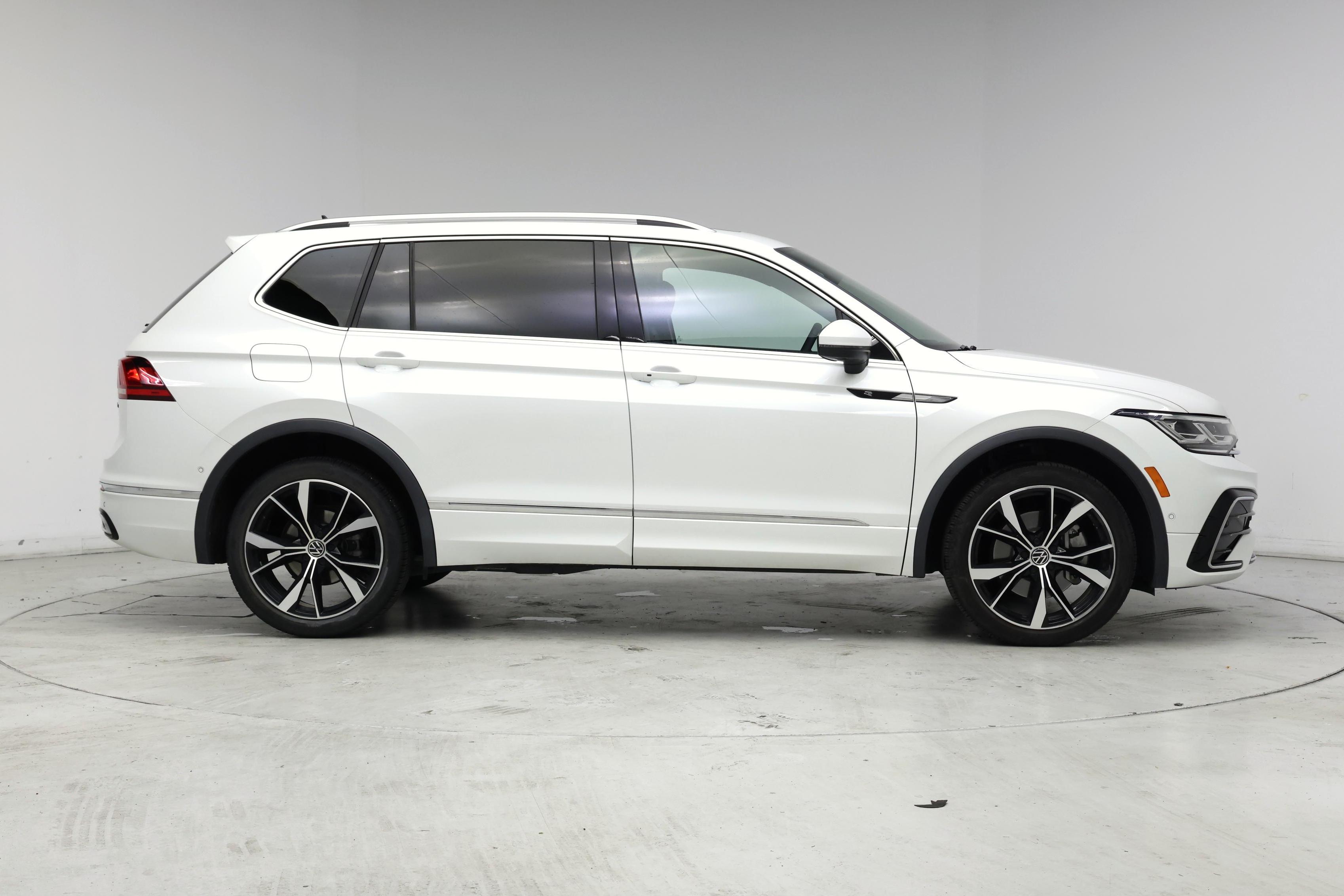 Thumbnail: 2022 Volkswagen Tiguan - 7