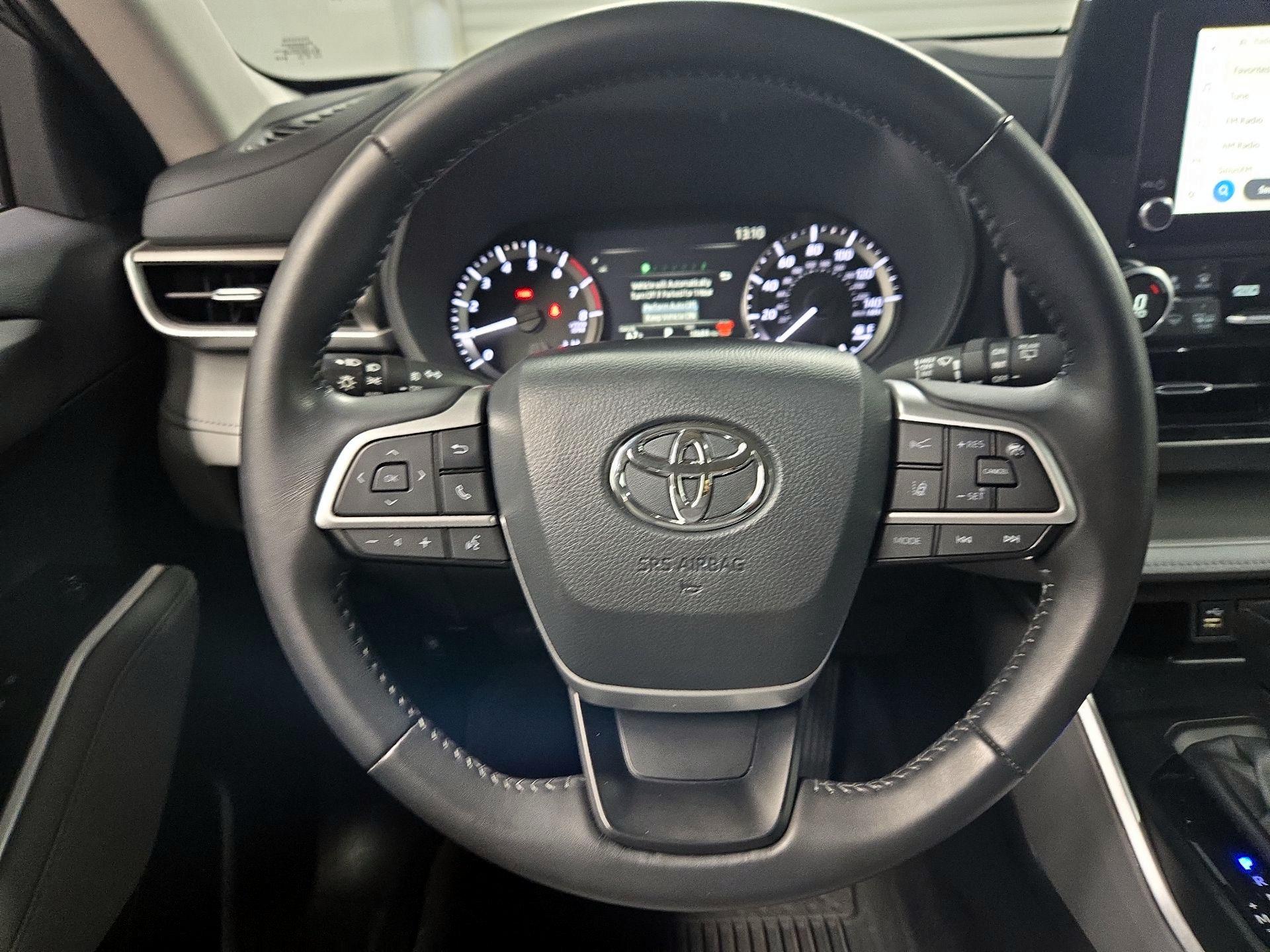 Thumbnail: 2024 Toyota Highlander - 10