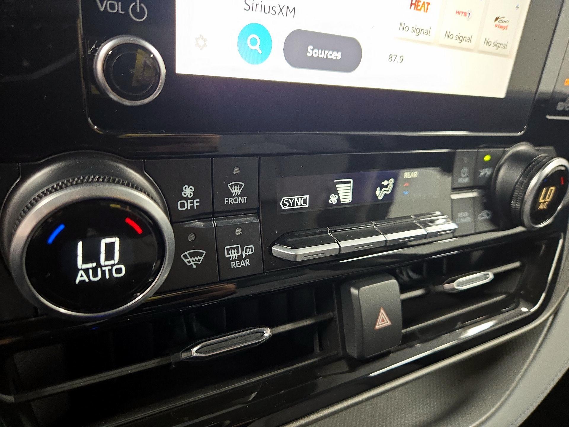 Thumbnail: 2024 Toyota Highlander - 16