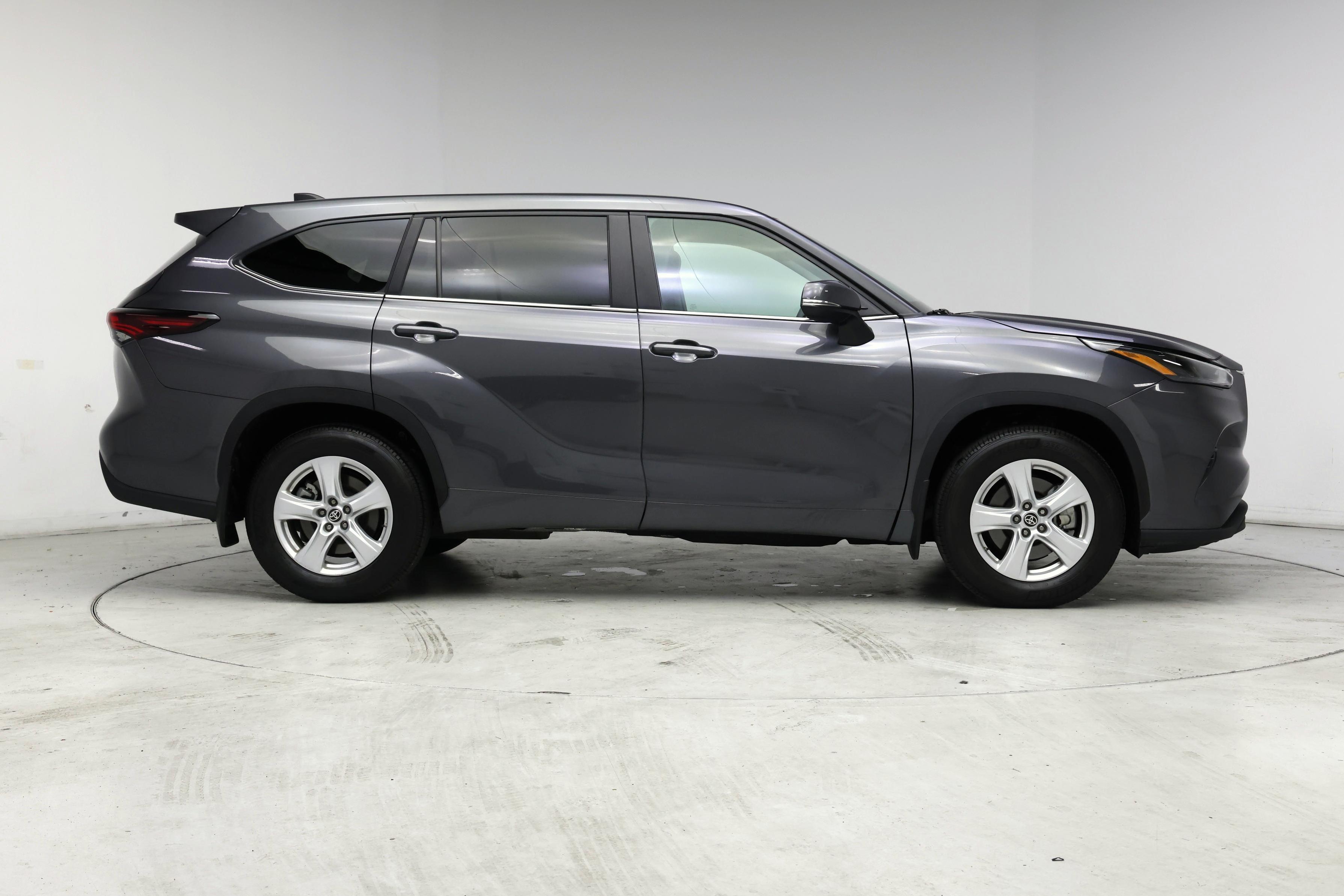 Thumbnail: 2024 Toyota Highlander - 7