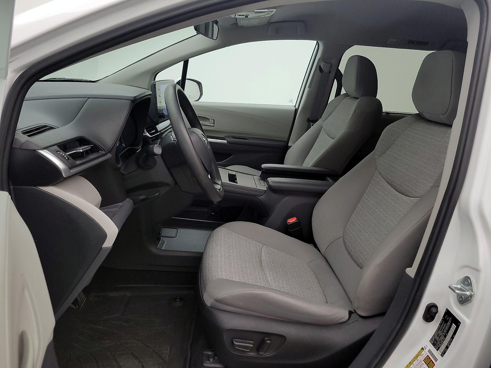 Thumbnail: 2022 Toyota Sienna - 11