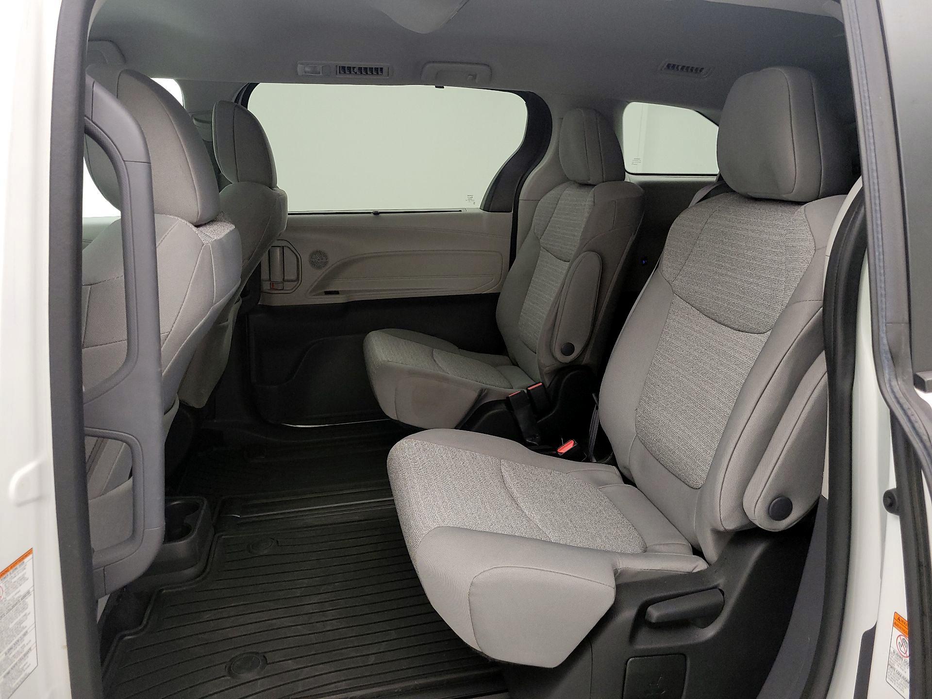 Thumbnail: 2022 Toyota Sienna - 20