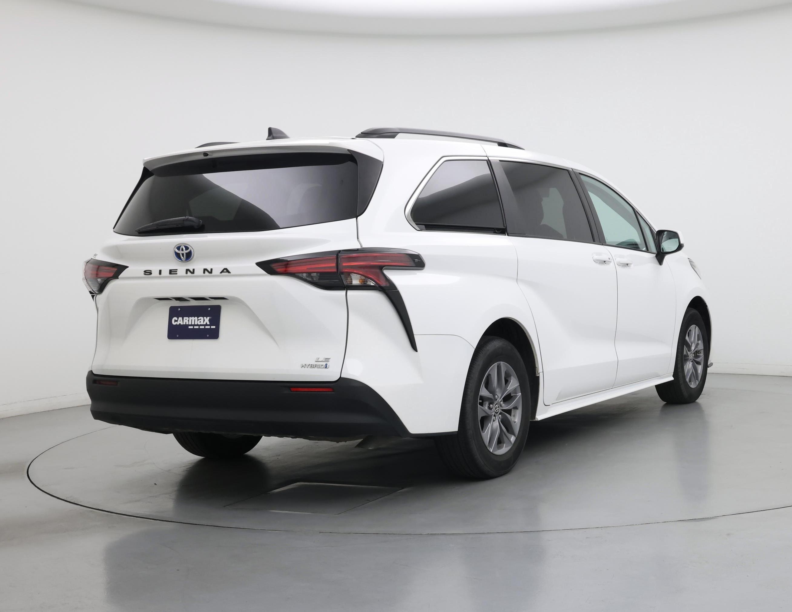 Thumbnail: 2022 Toyota Sienna - 8