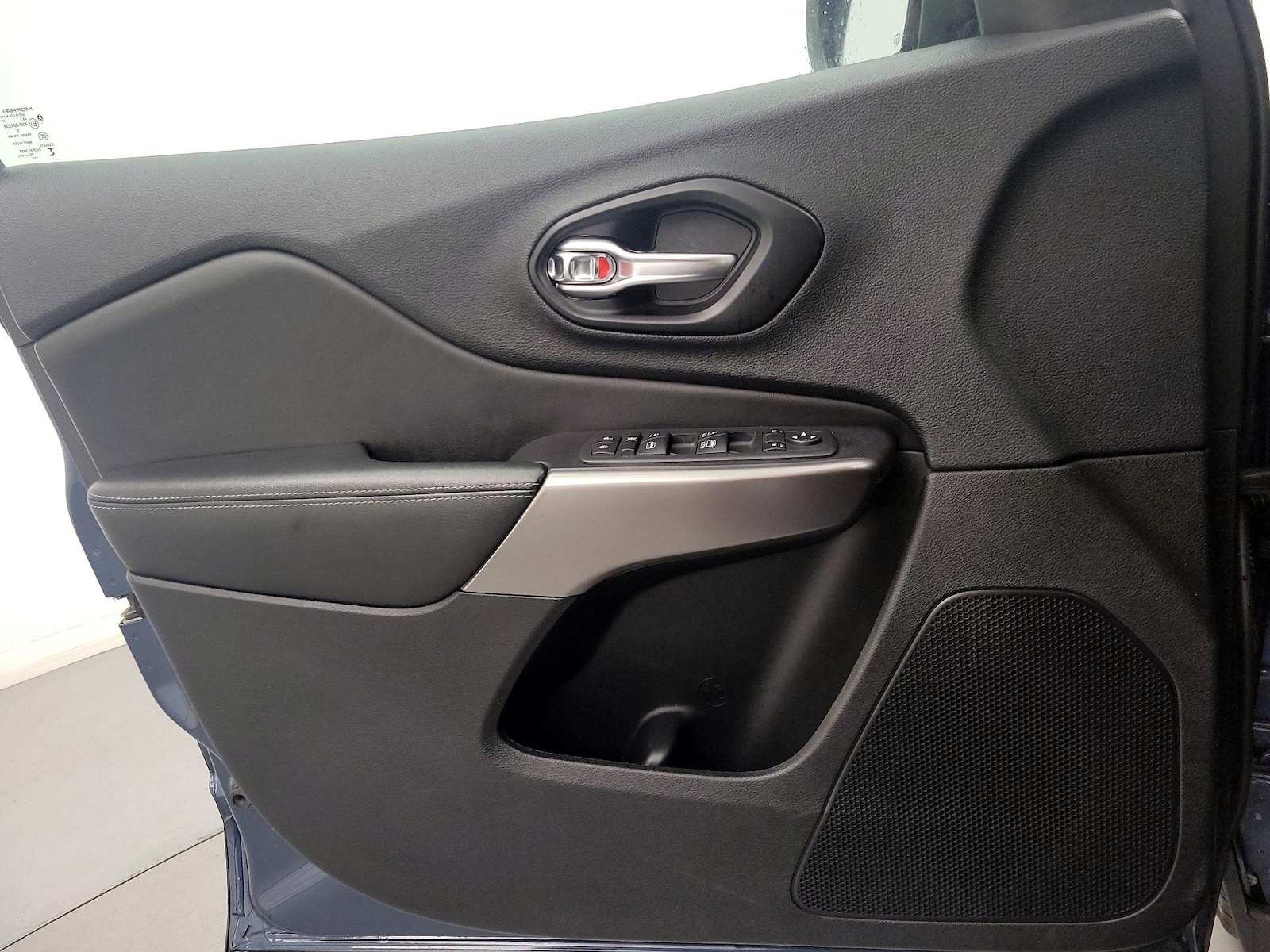 2021 Jeep Cherokee Latitude - Photo 13